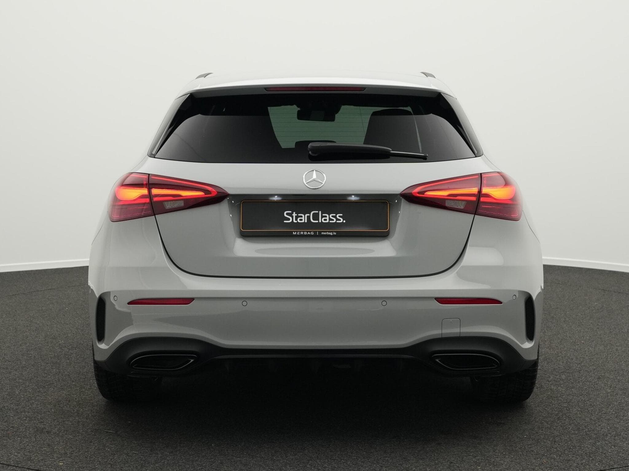 Mercedes A 200 d AMG-Line Multi+Kamera+Night+19" (2025) - Photo 4