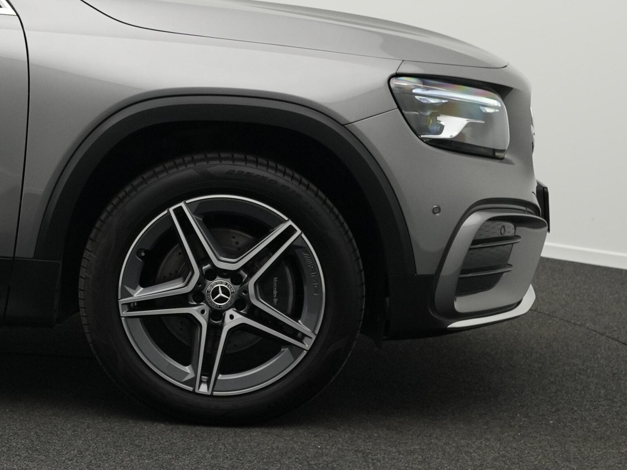 Mercedes GLB 200 d AMG-Line Multi+Kamera+19"+AHK (2025) - Photo 6