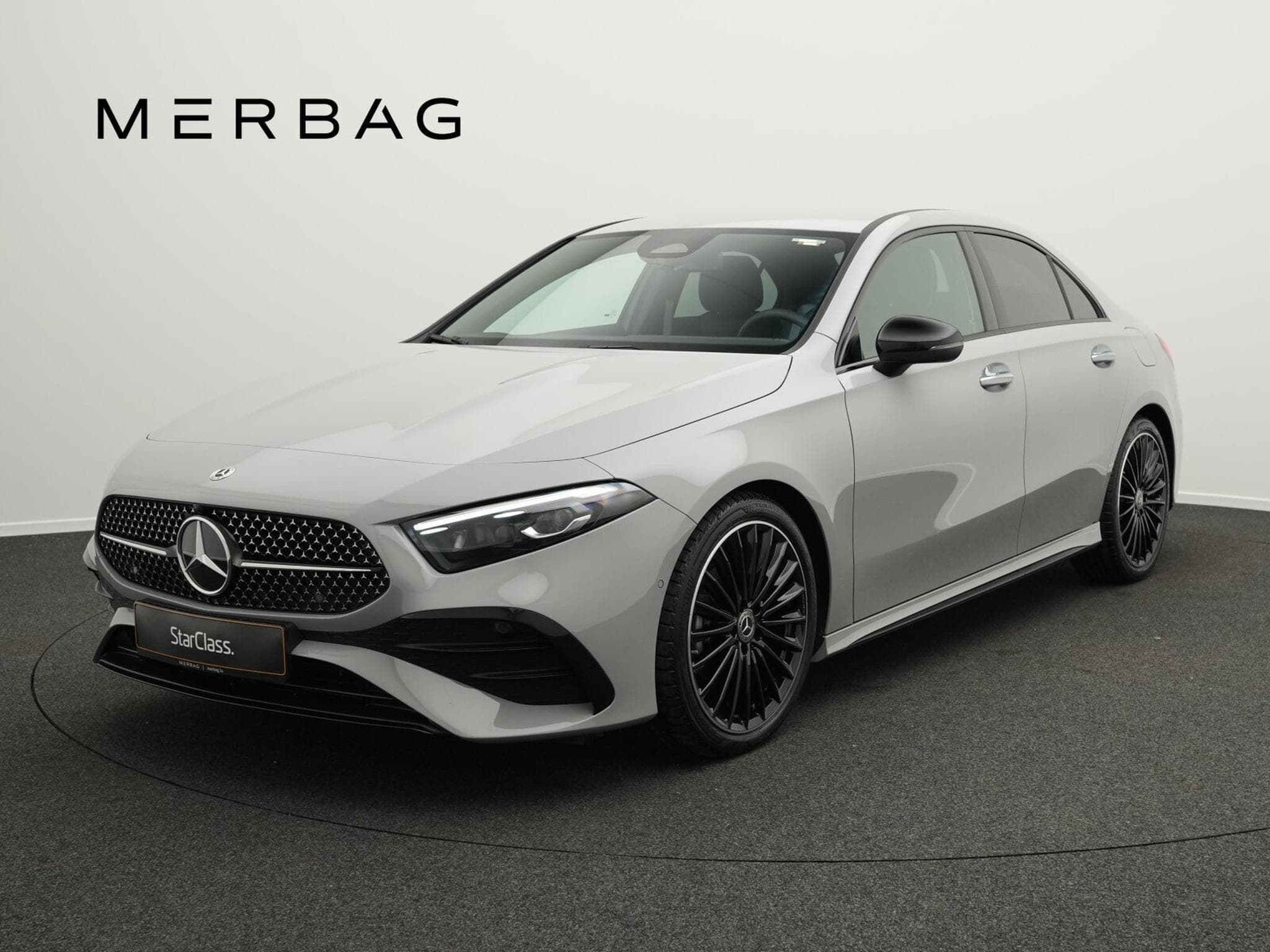Mercedes A 200 Limousine Multi+Kamera+Distr+Night+19" (2025) - Photo 1