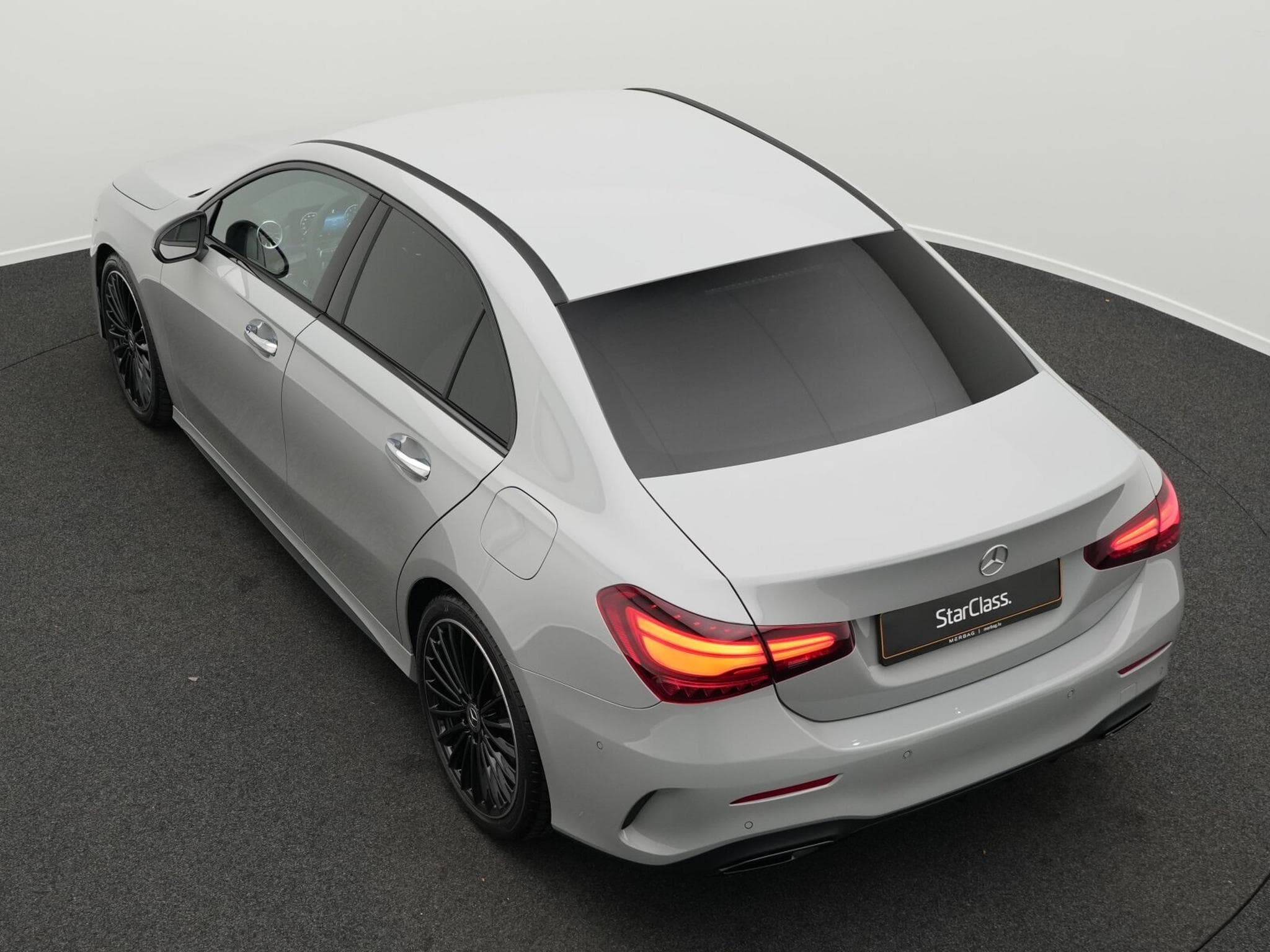 Mercedes A 200 Limousine Multi+Kamera+Distr+Night+19" (2025) - Photo 11