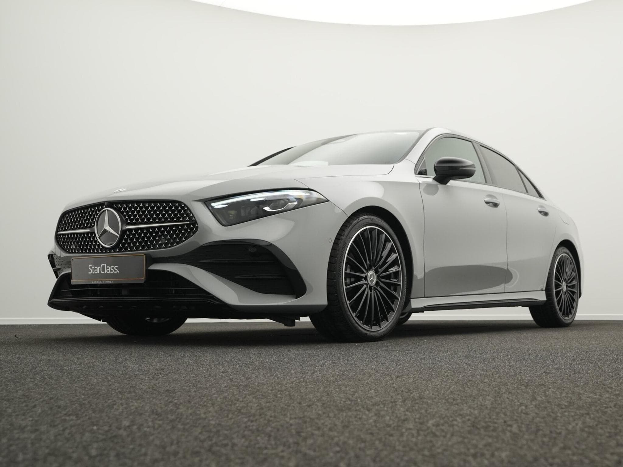 Mercedes A 200 Limousine Multi+Kamera+Distr+Night+19" (2025) - Photo 8
