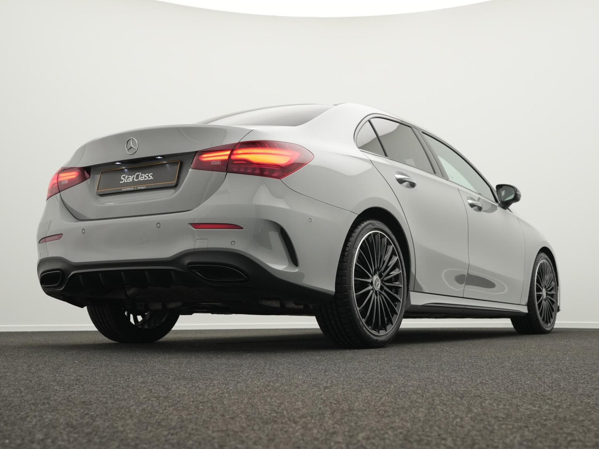 Mercedes A 200 Limousine Multi+Kamera+Distr+Night+19" (2025) - Photo 9