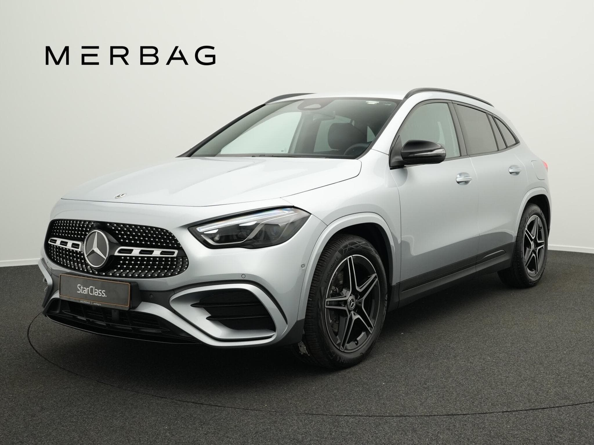 Mercedes GLA 200 d Multi+Kamera+AHK+Night+19" (2025) - Foto 1