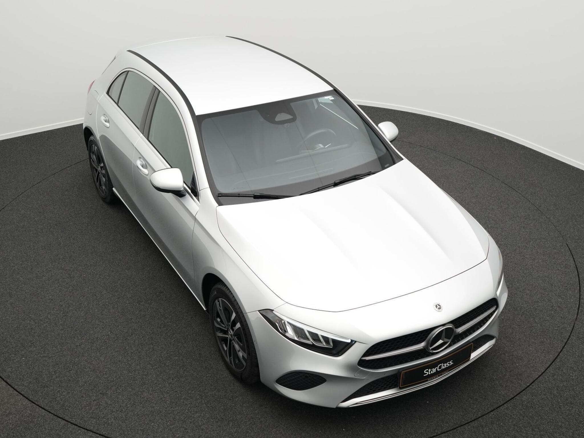 Mercedes A 250 e Kompaktlimousine (2023) - Photo 10