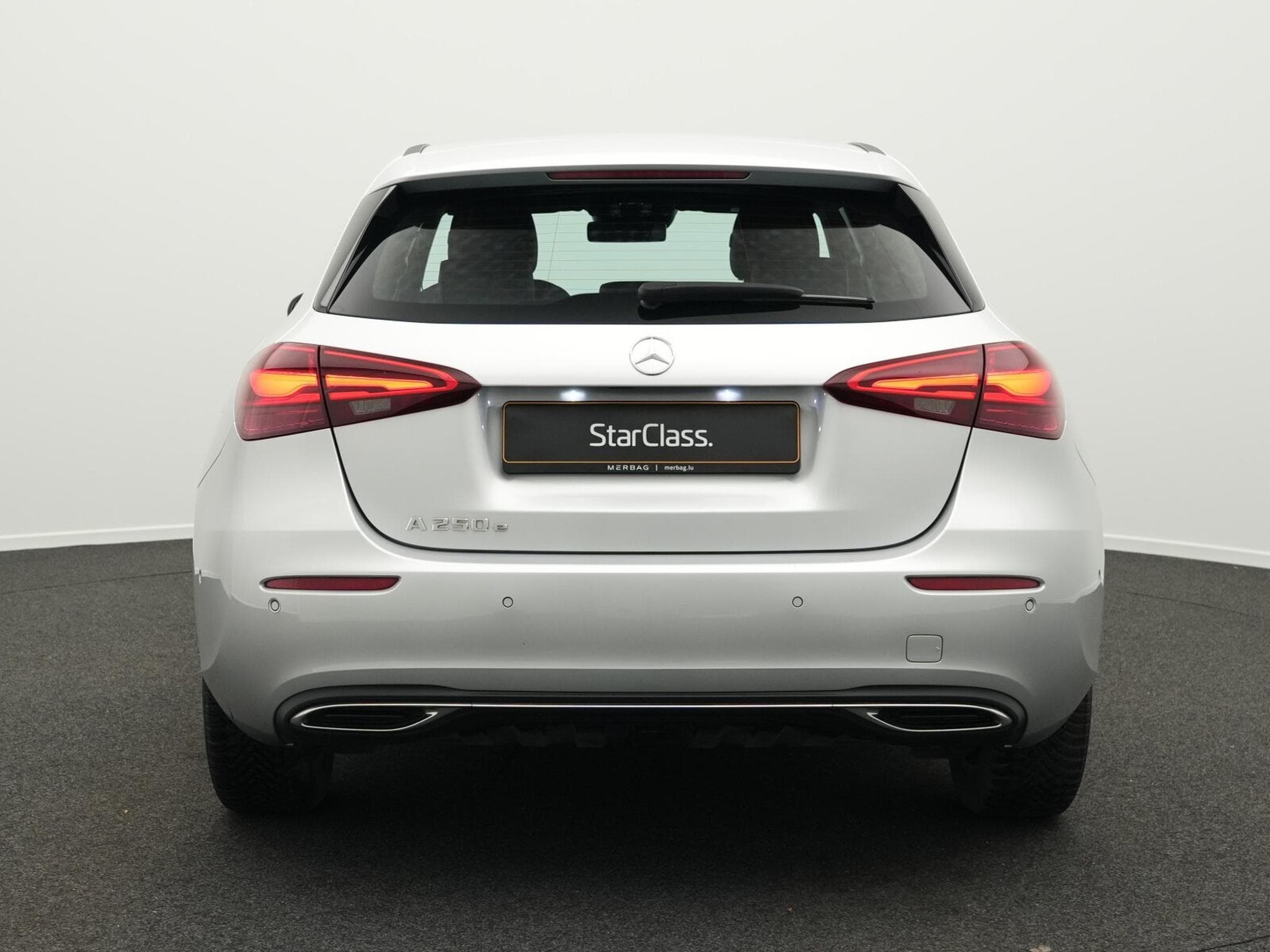 Mercedes A 250 e Kompaktlimousine (2023) - Photo 4