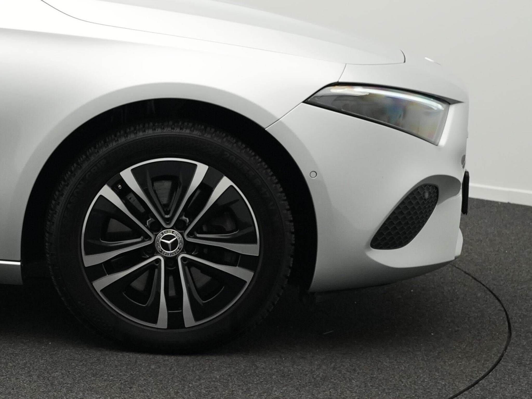 Mercedes A 250 e Kompaktlimousine (2023) - Photo 6