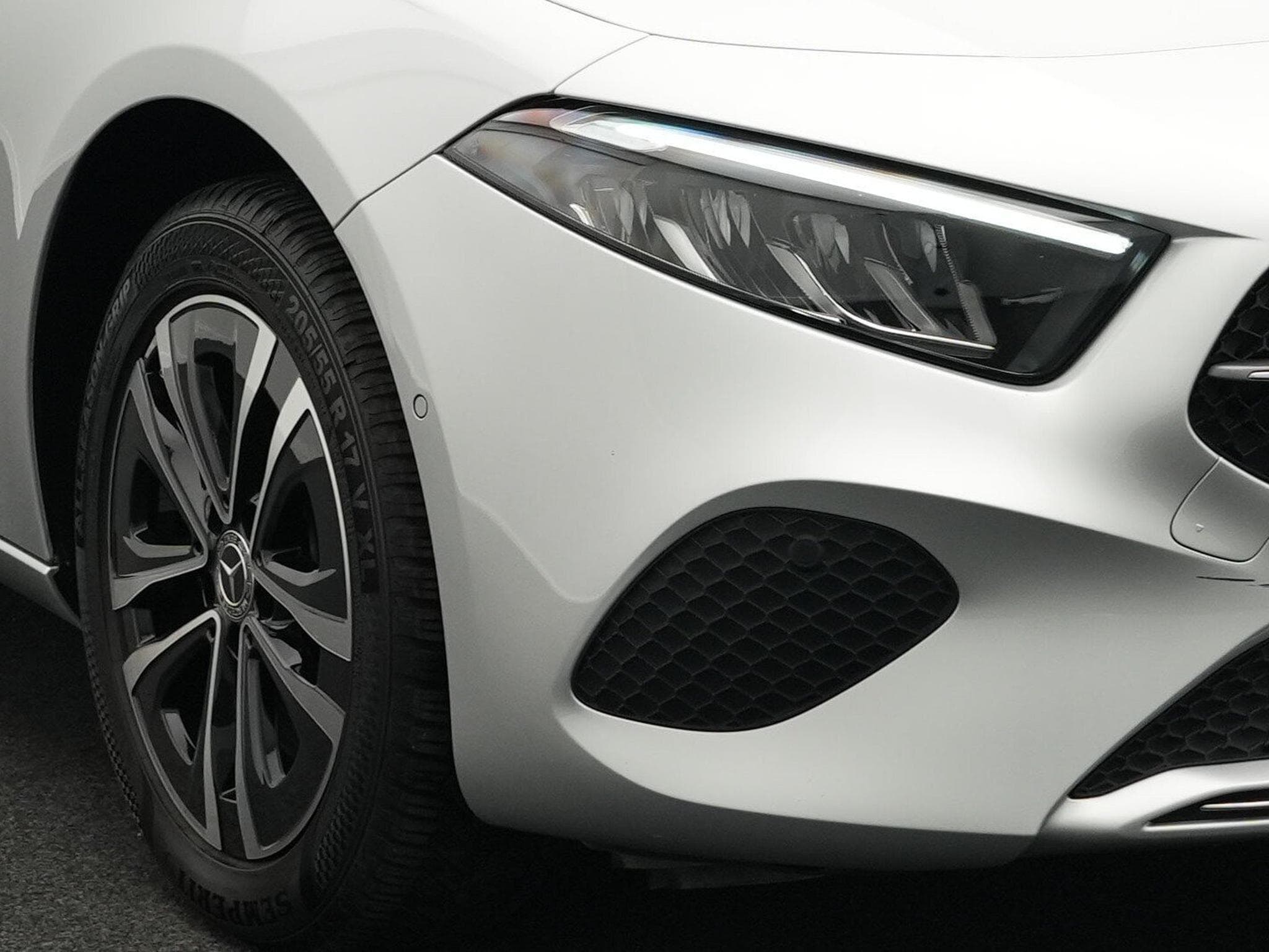 Mercedes A 250 e Kompaktlimousine (2023) - Photo 7