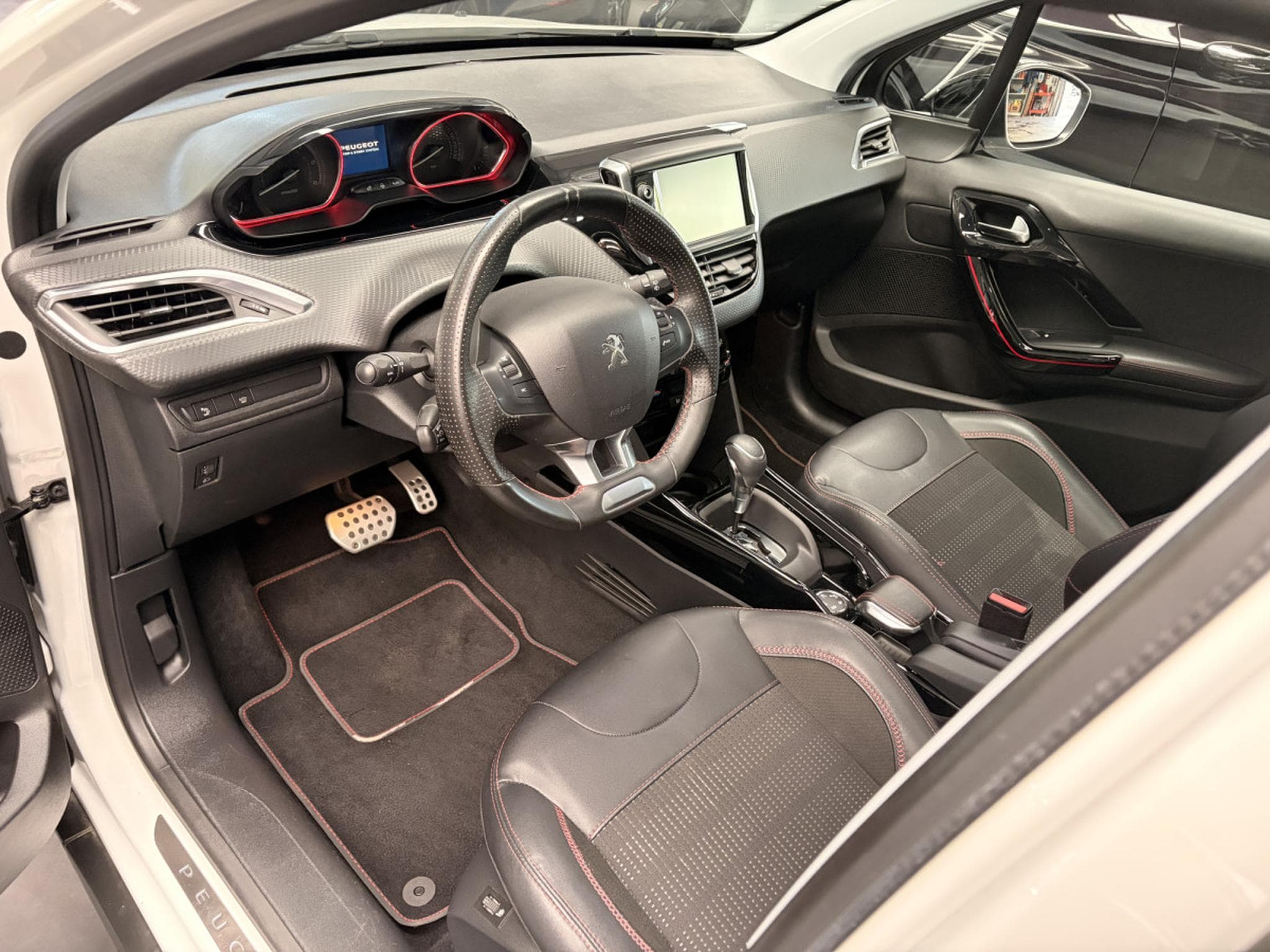 Peugeot 2008 1.5 Blue HDi GT Line (2019) - Photo 10