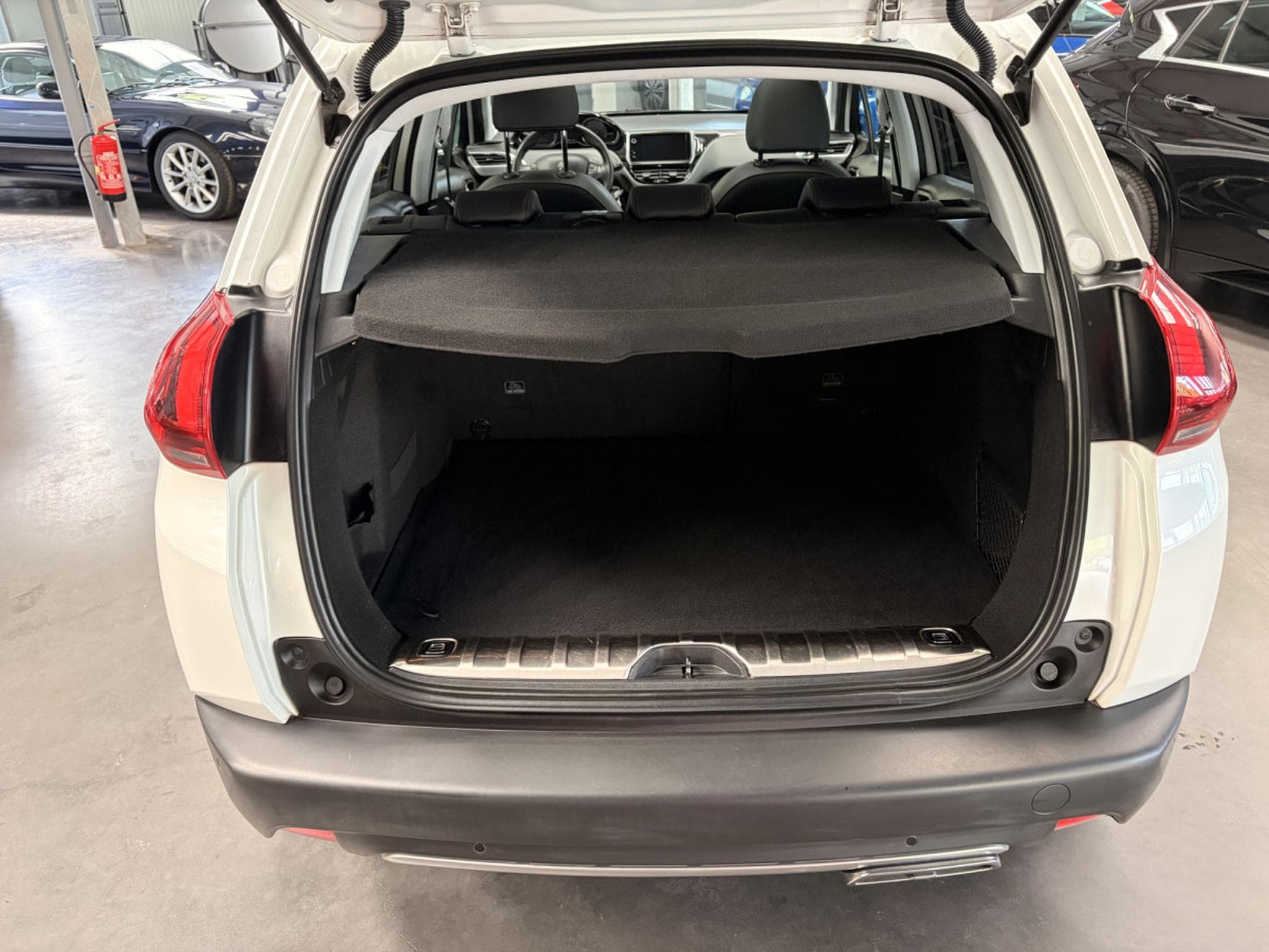 Peugeot 2008 1.5 Blue HDi GT Line (2019) - Photo 14