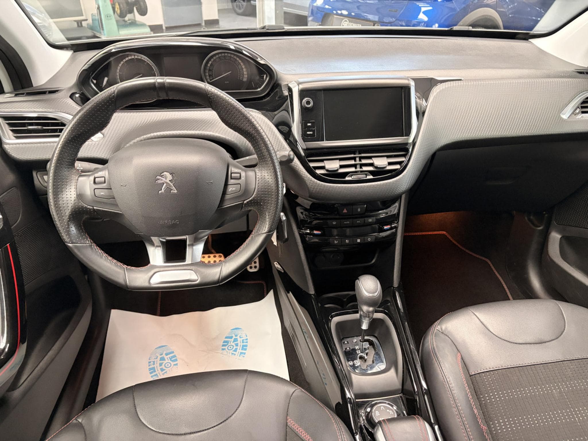 Peugeot 2008 1.5 Blue HDi GT Line (2019) - Photo 9