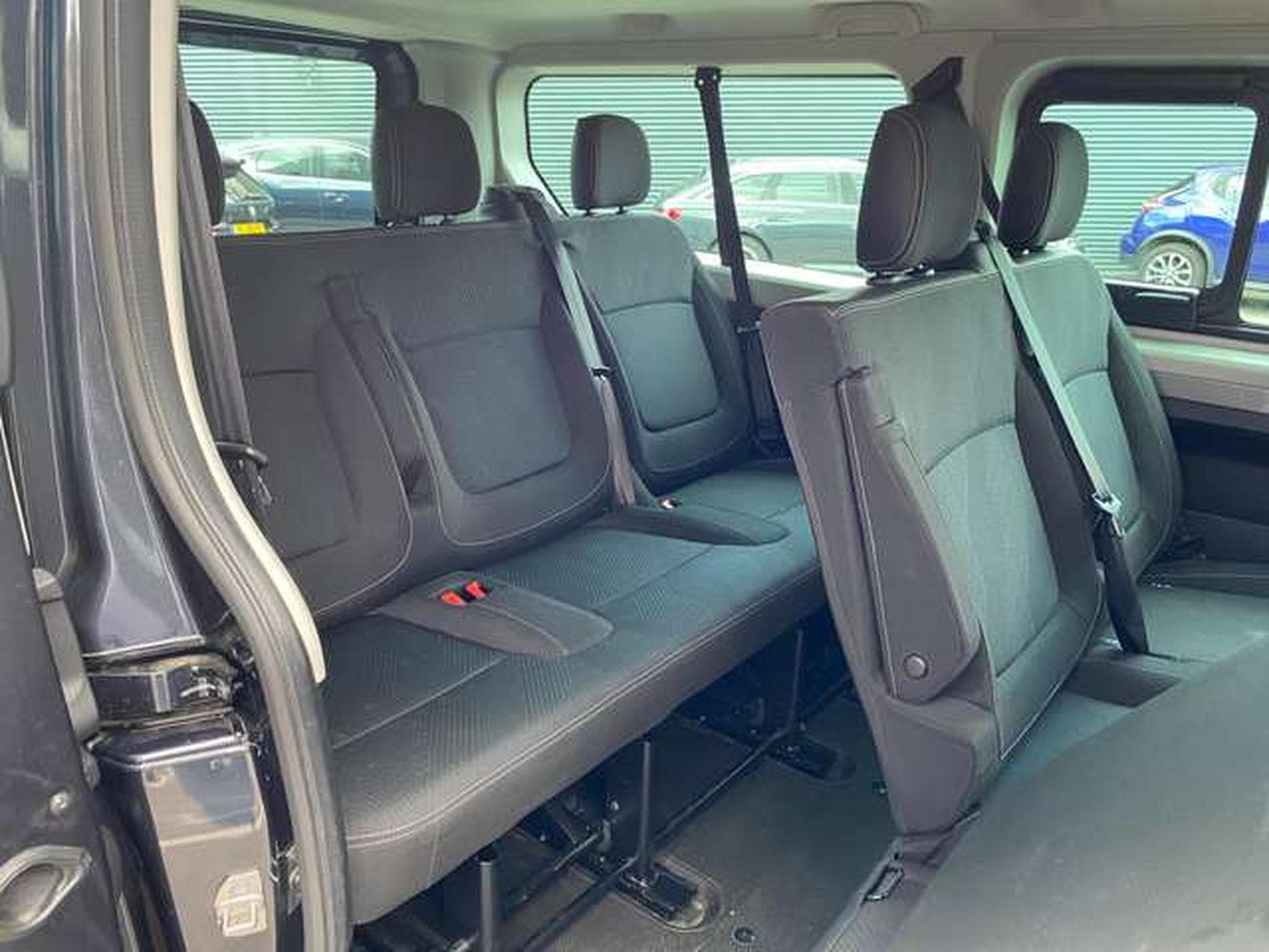 Renault Trafic 2.0 dci 150 RED EDITION garantie jusqu'à 48mois (2024) - Photo 13