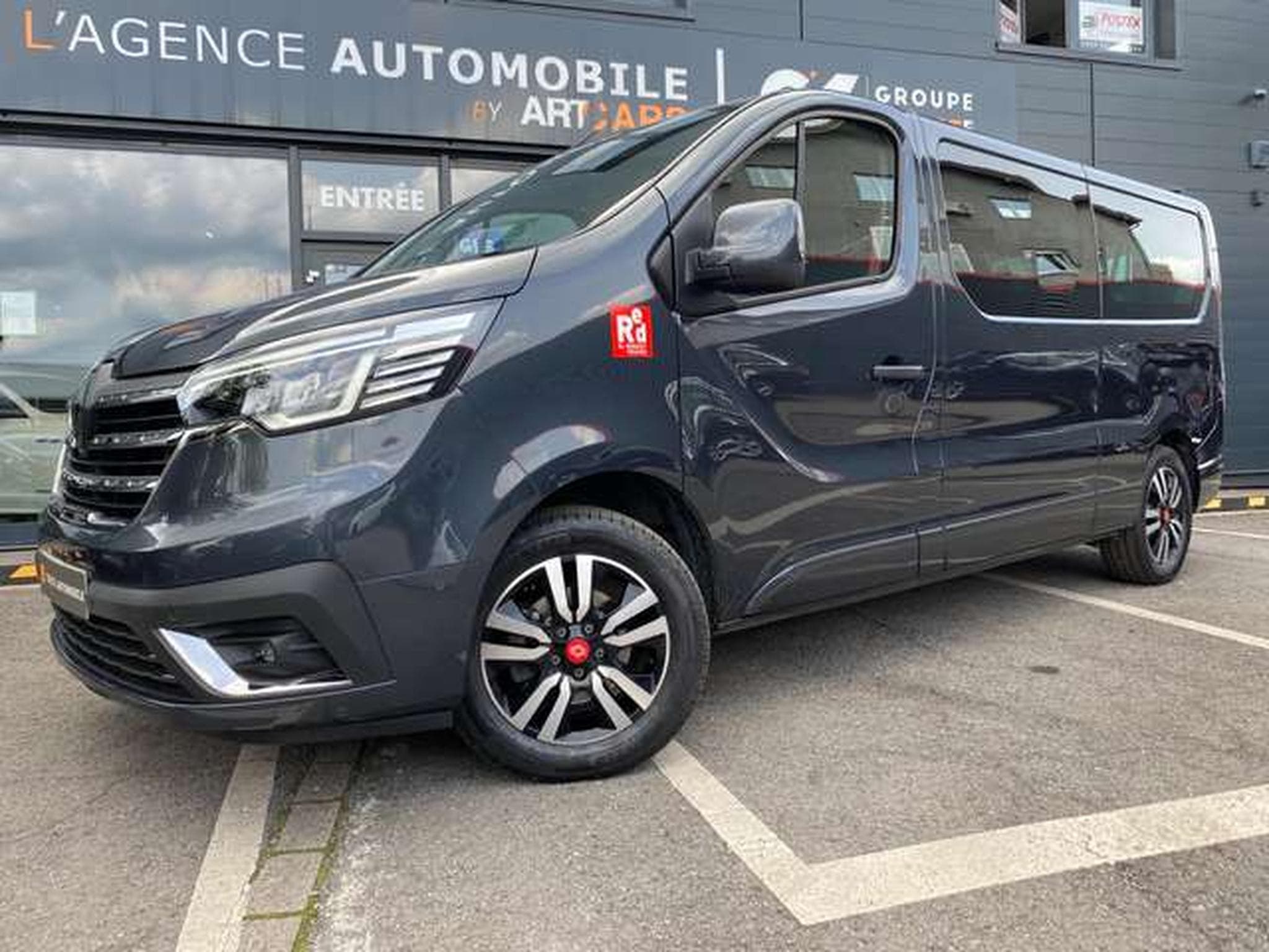 Renault Trafic 2.0 dci 150 RED EDITION garantie jusqu'à 48mois (2024) - Photo 2