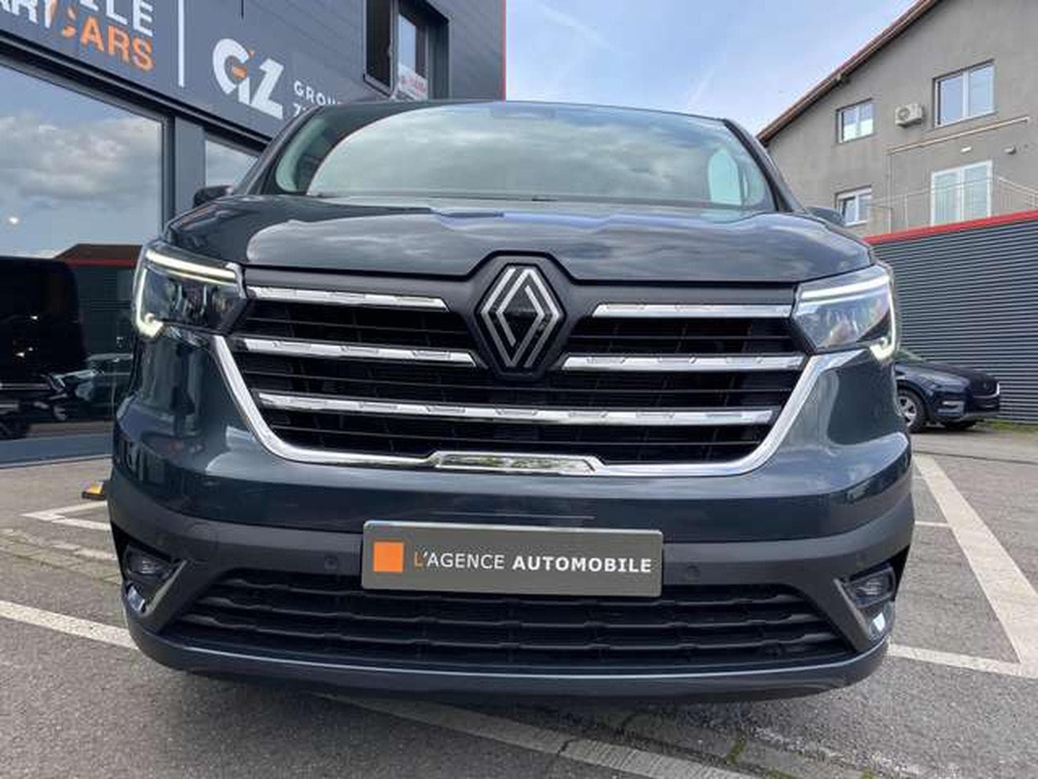 Renault Trafic 2.0 dci 150 RED EDITION garantie jusqu'à 48mois (2024) - Photo 3