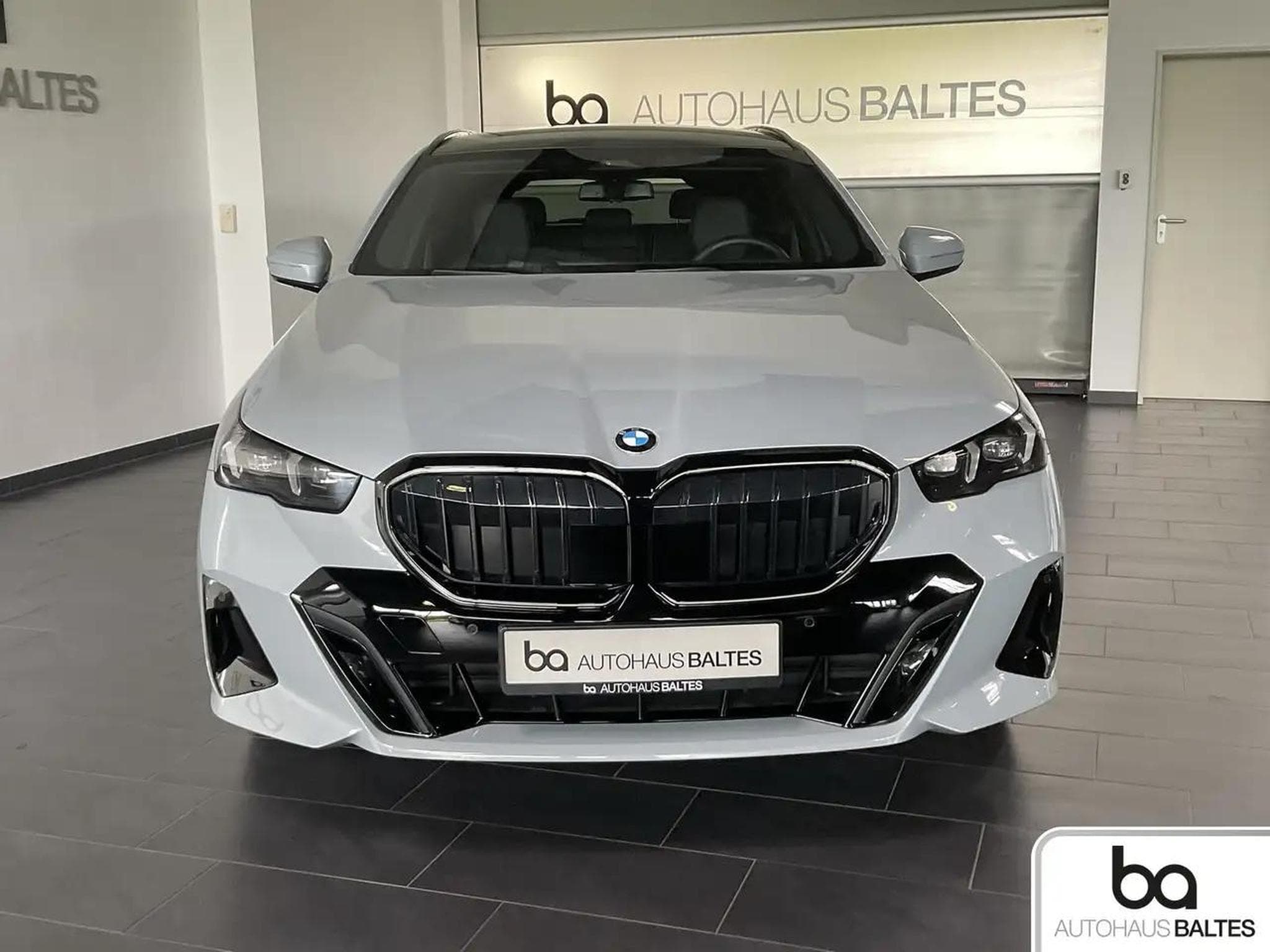 BMW 540 (2025) - Photo 2