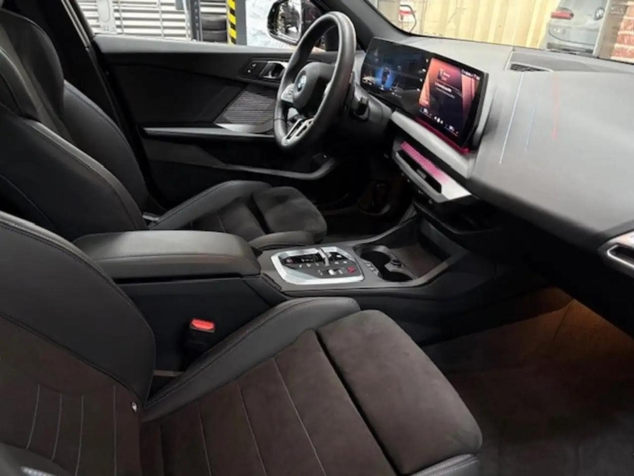 BMW 120 (2025) - Photo 8