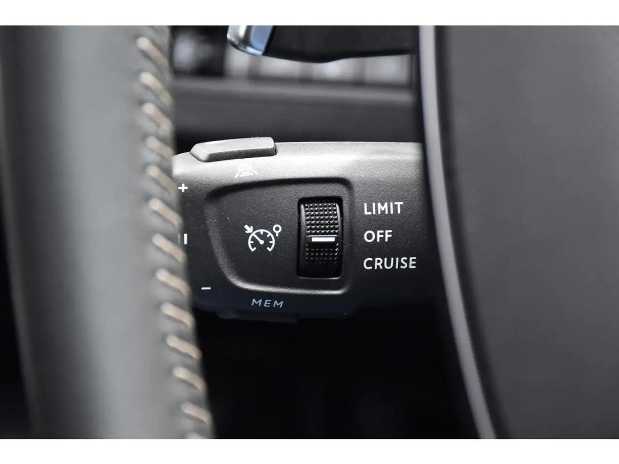 Peugeot 3008 (2024) - Photo 17