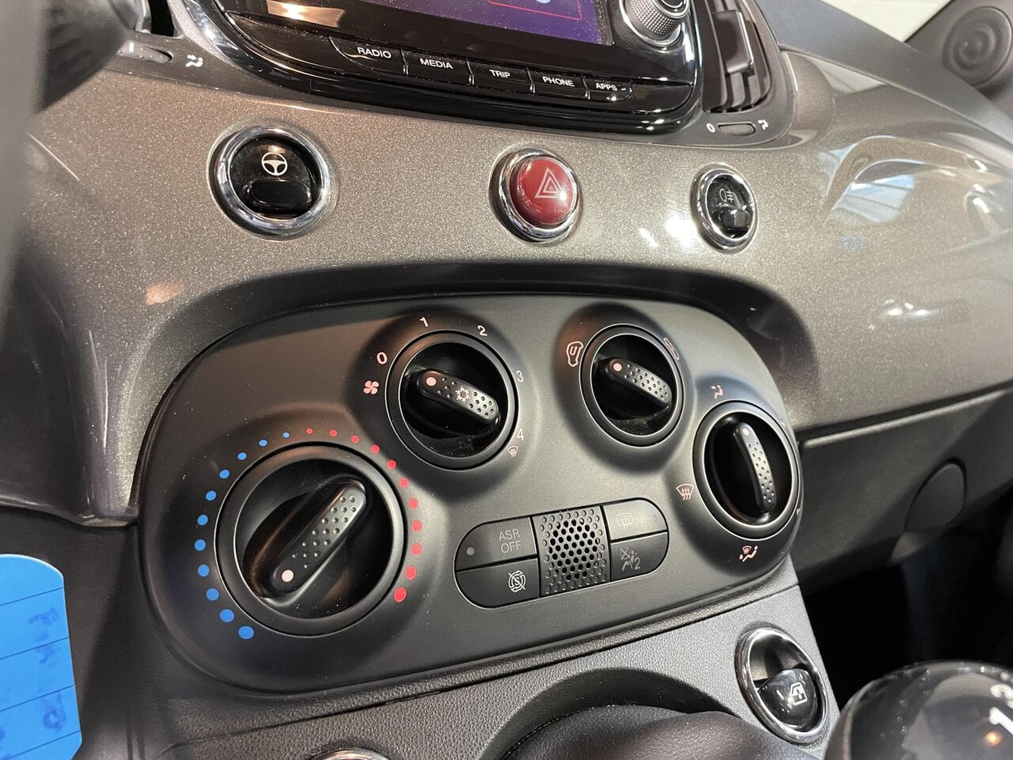 Fiat 500 1.0 70 CV HYBRID LOUNGE BLUETOOTH (2021) - Photo 4