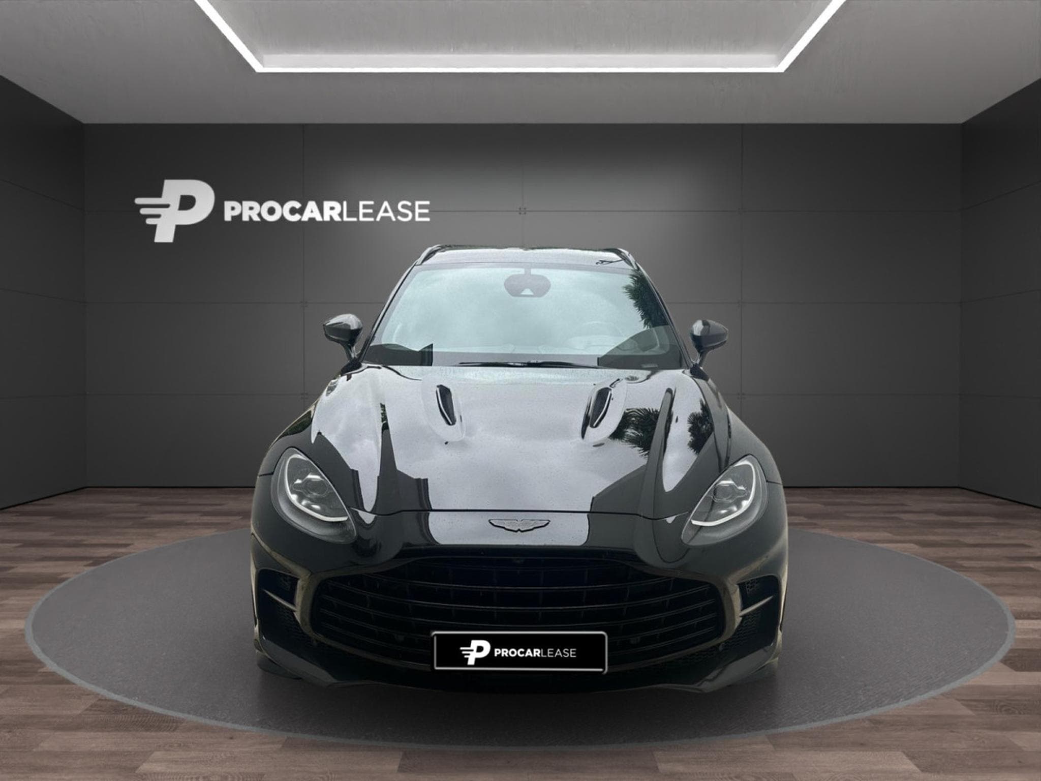 Aston-Martin DBX DBX 707 V8 4x4 / FULL CARBON (2023) - Photo 2