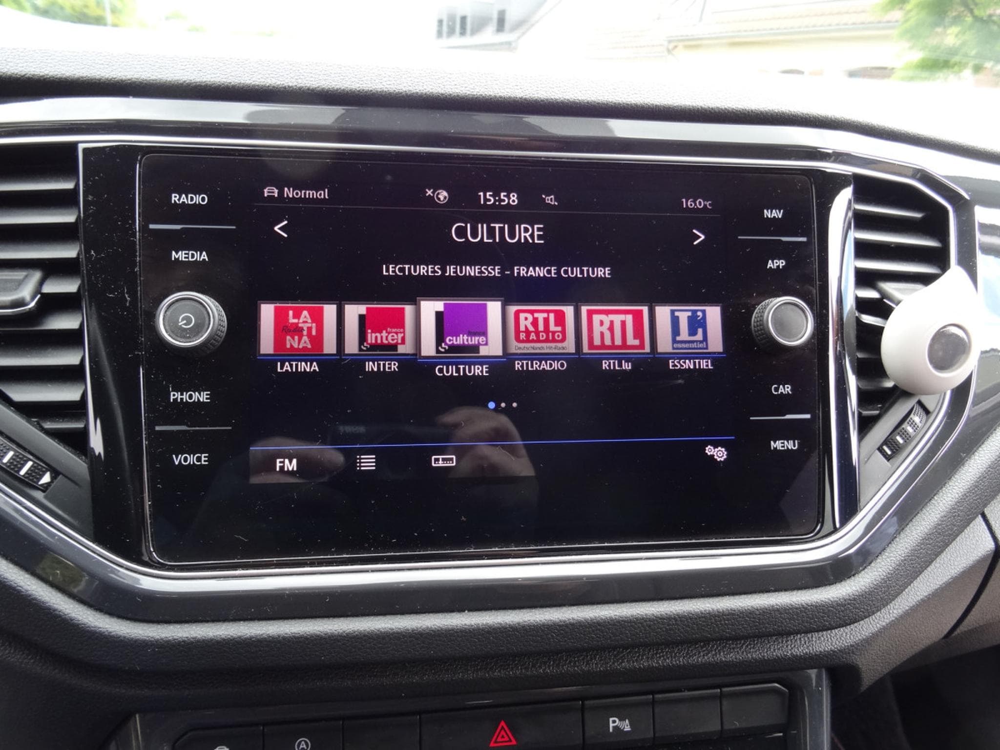 VW T-Roc 1.5 DSG (2020) - Photo 11