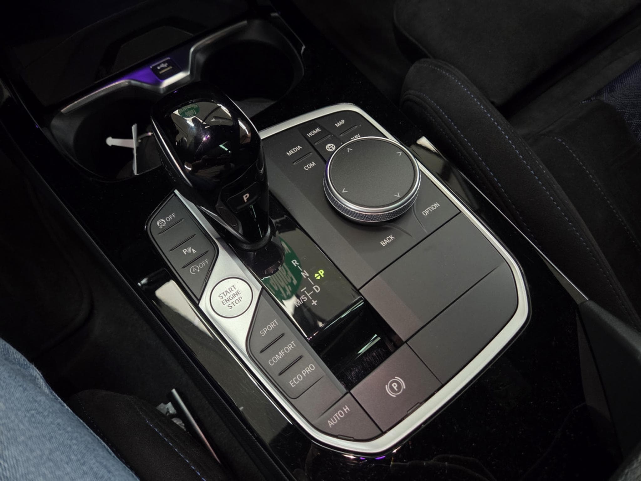 BMW 120 dA 190CV M SPORT (2023) - Photo 21