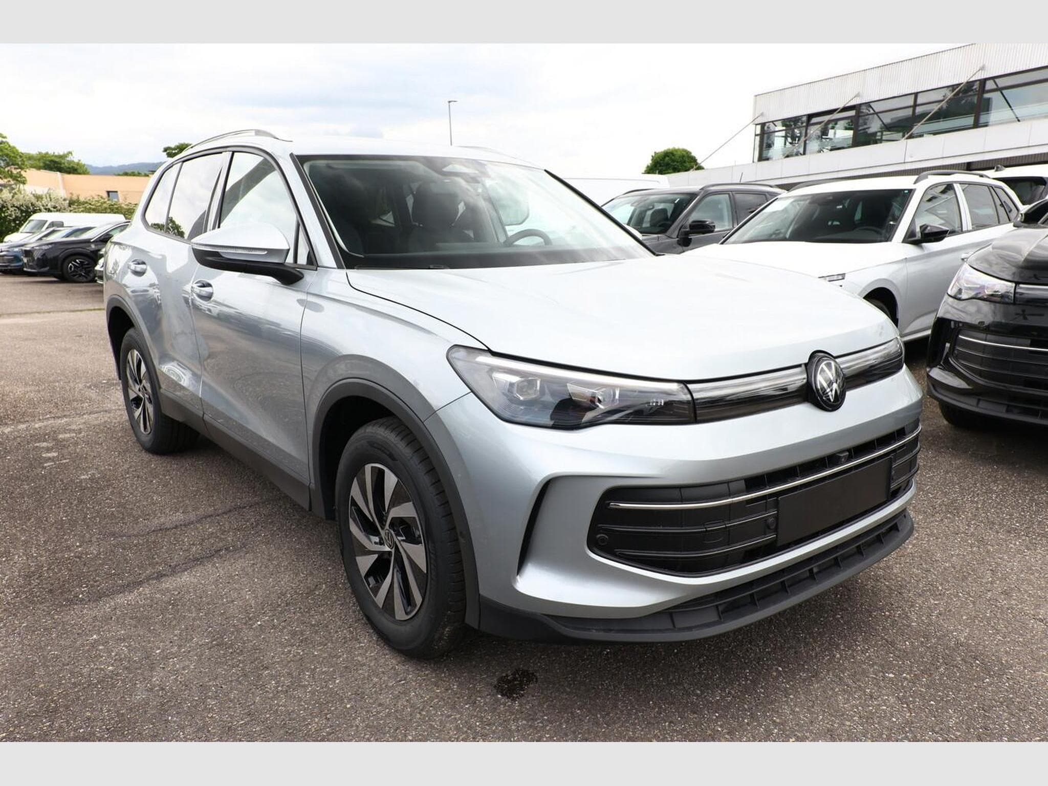 VW Tiguan PHEV 5JGarantie IQ.Drive (2026) - Photo 2