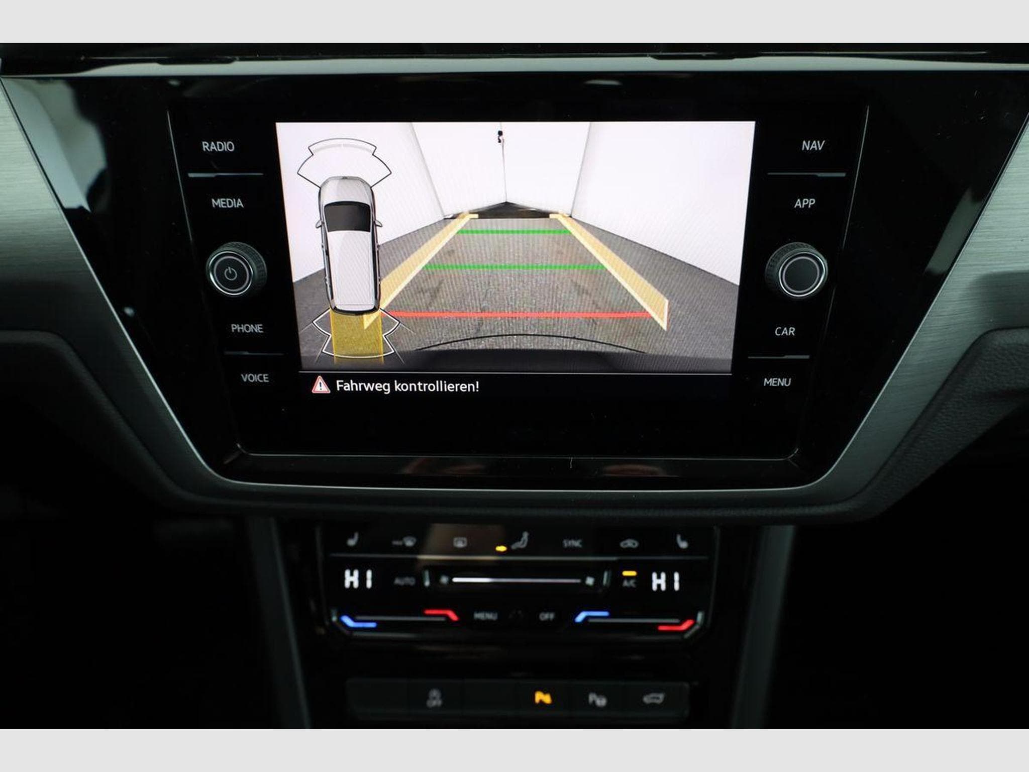 VW Touran Comfortline BMT/Start-Stopp (2026) - Photo 6