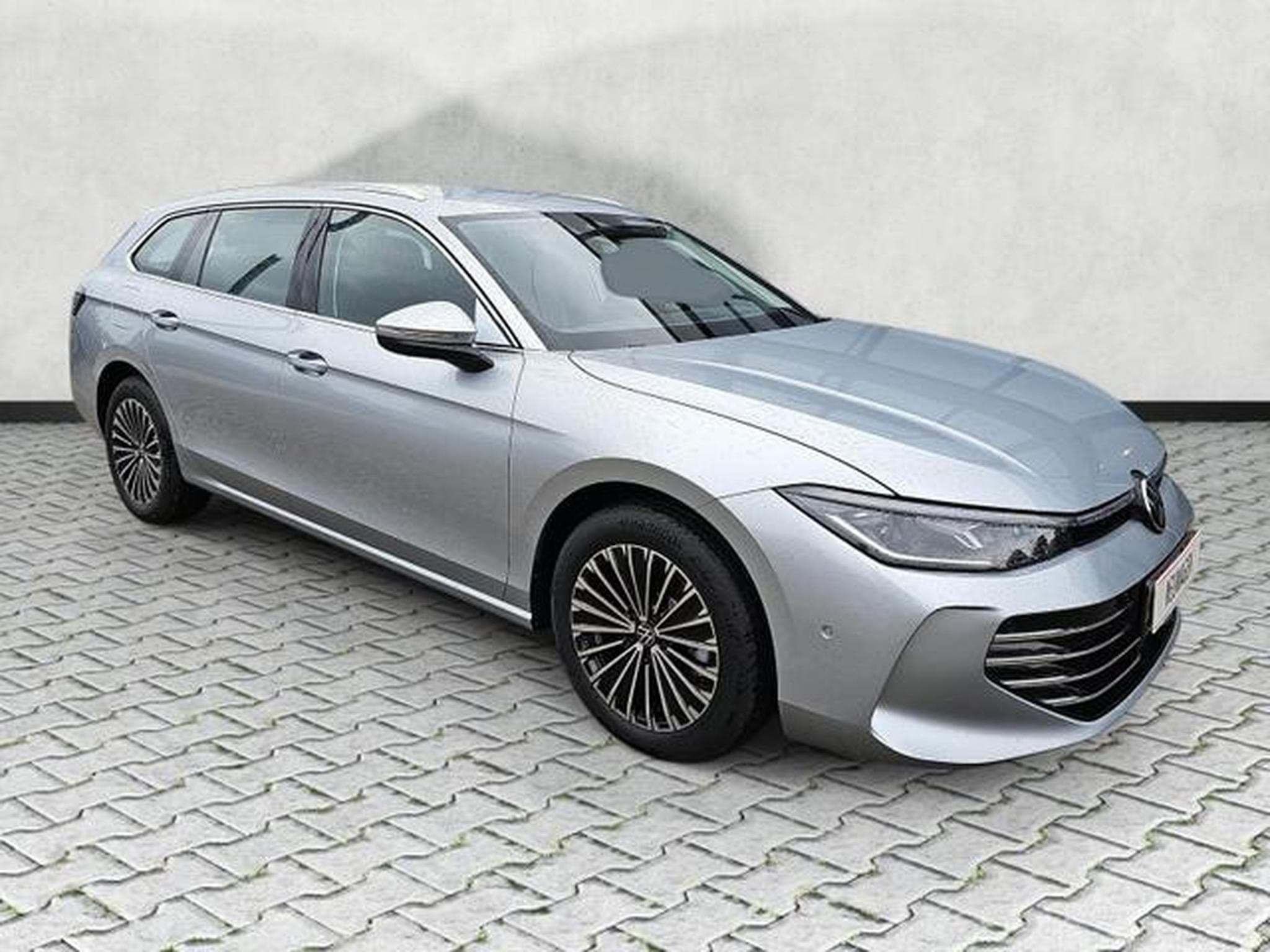 VW Passat Variant 2.0 TDI 110 kW Elegance (2026) - Photo 1