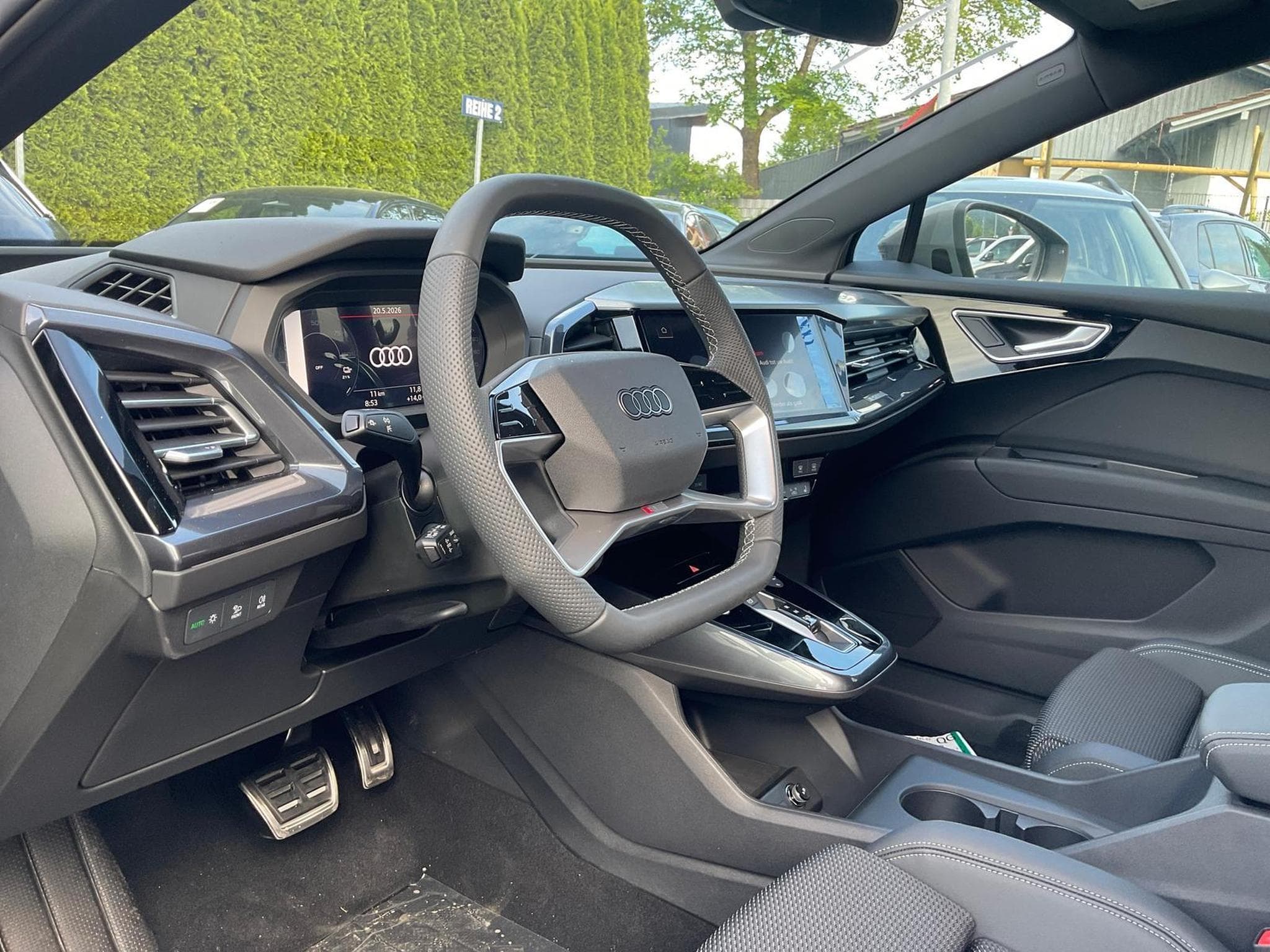 Audi Q4 e-tron 45 e-tron basis quattro (2026) - Photo 1