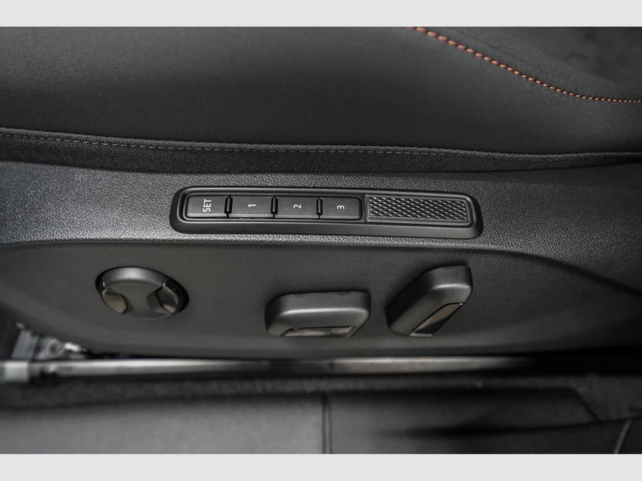 Cupra Terramar 2,0 TSI DSG (2025) - Photo 24