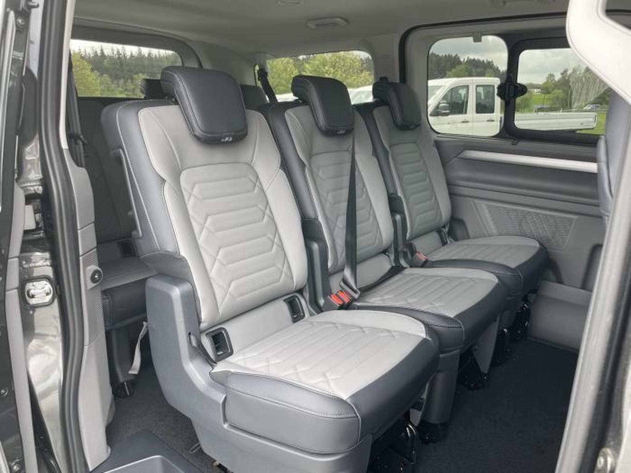 VW T7 Style KR 8 Sitzer (2026) - Photo 8