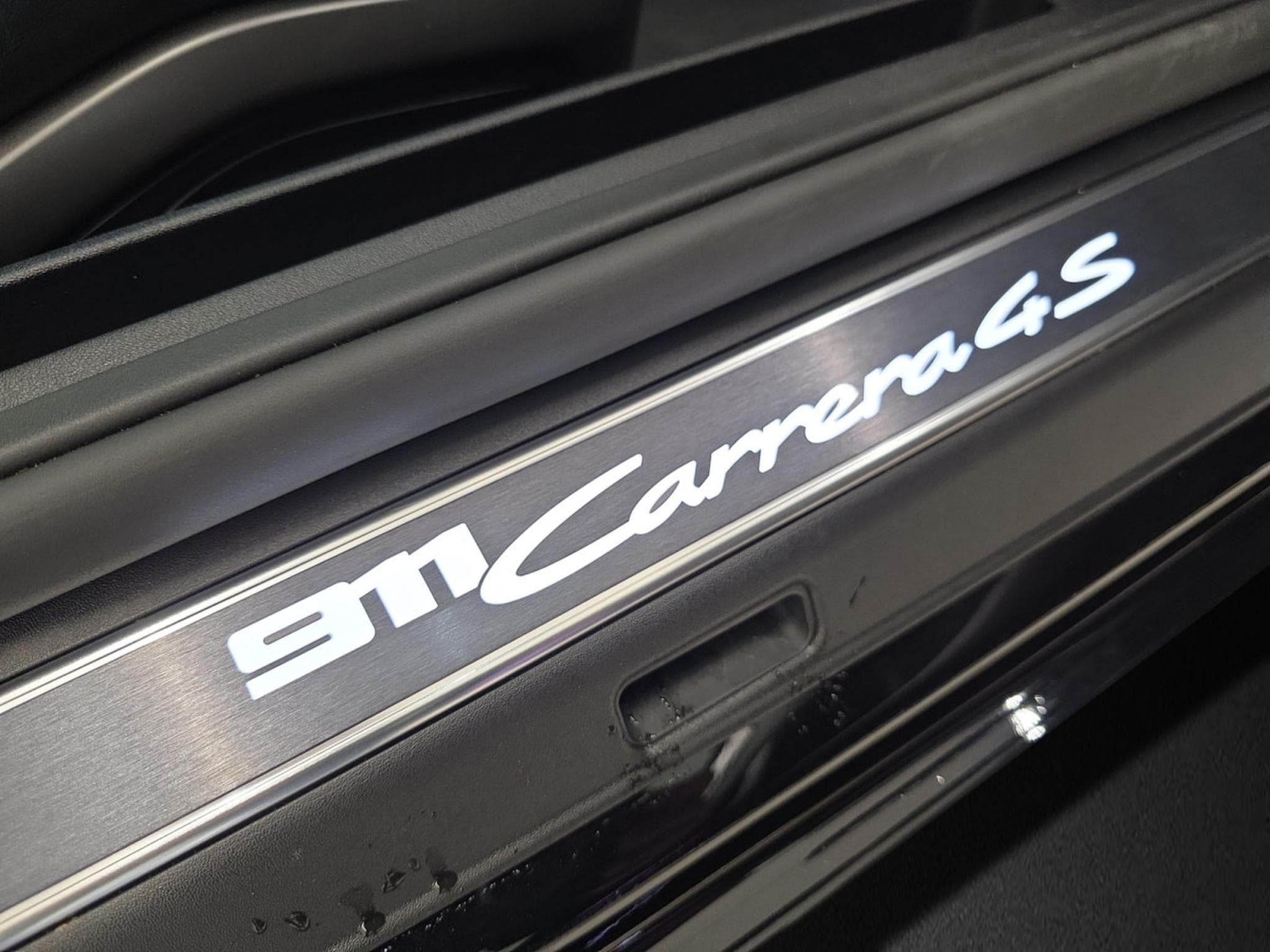 Porsche 911 Carrera 4S Cabriolet (2024) - Photo 10