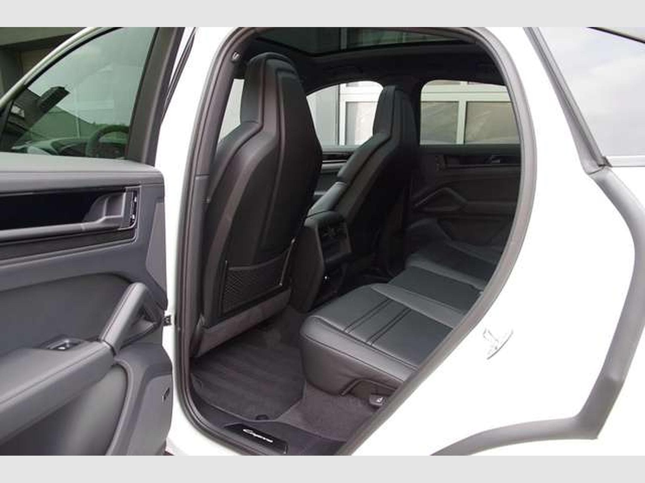 Porsche Cayenne Cayenne Coupe E-Hybrid Black Edition*18-Wege,BFD (2025) - Foto 8