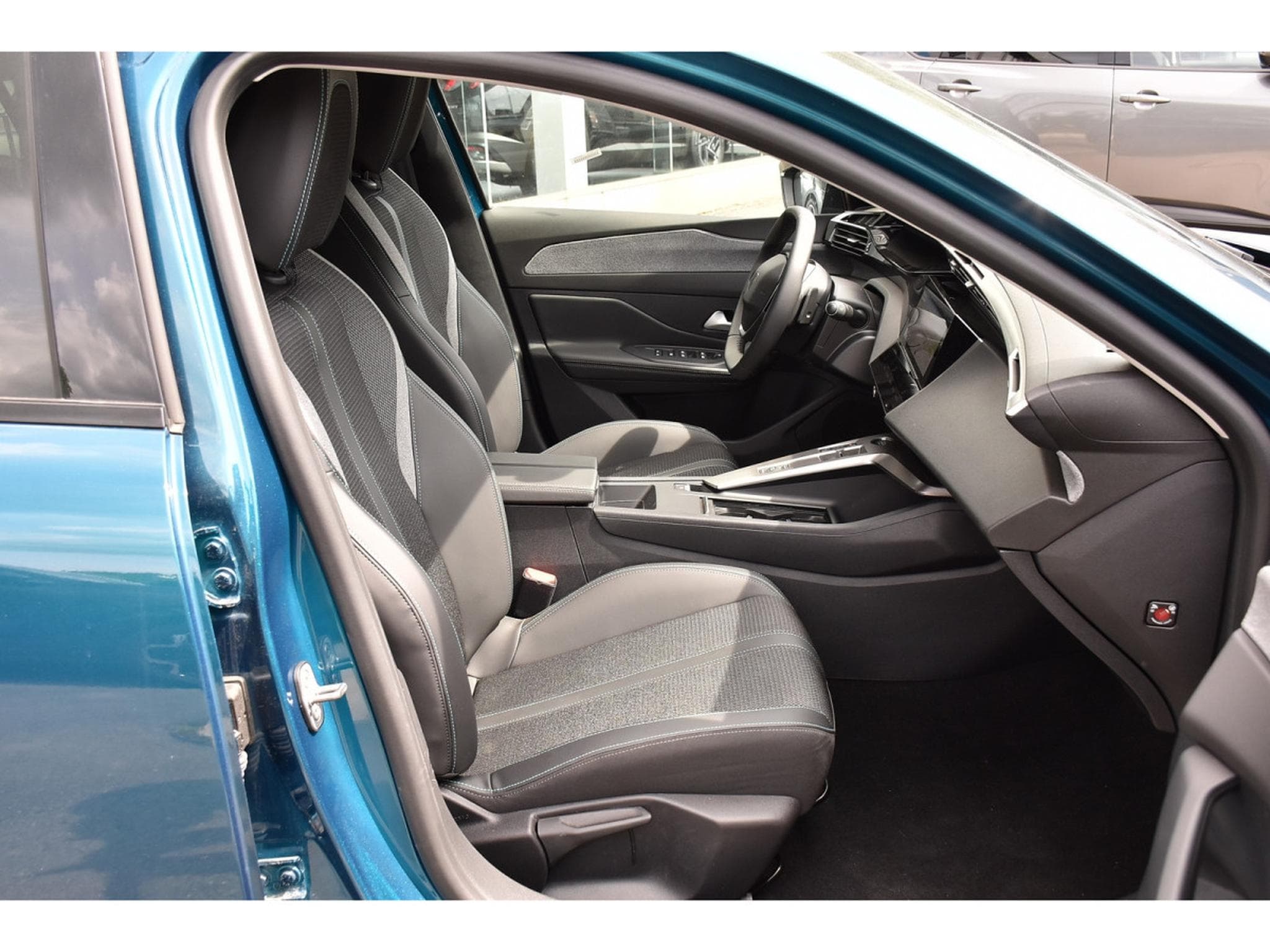 Peugeot 308 1.2 Hybrid 145 e-DCS6 Allure ACC LANE GPS CAM360 1° MAIN (2025) - Foto 7