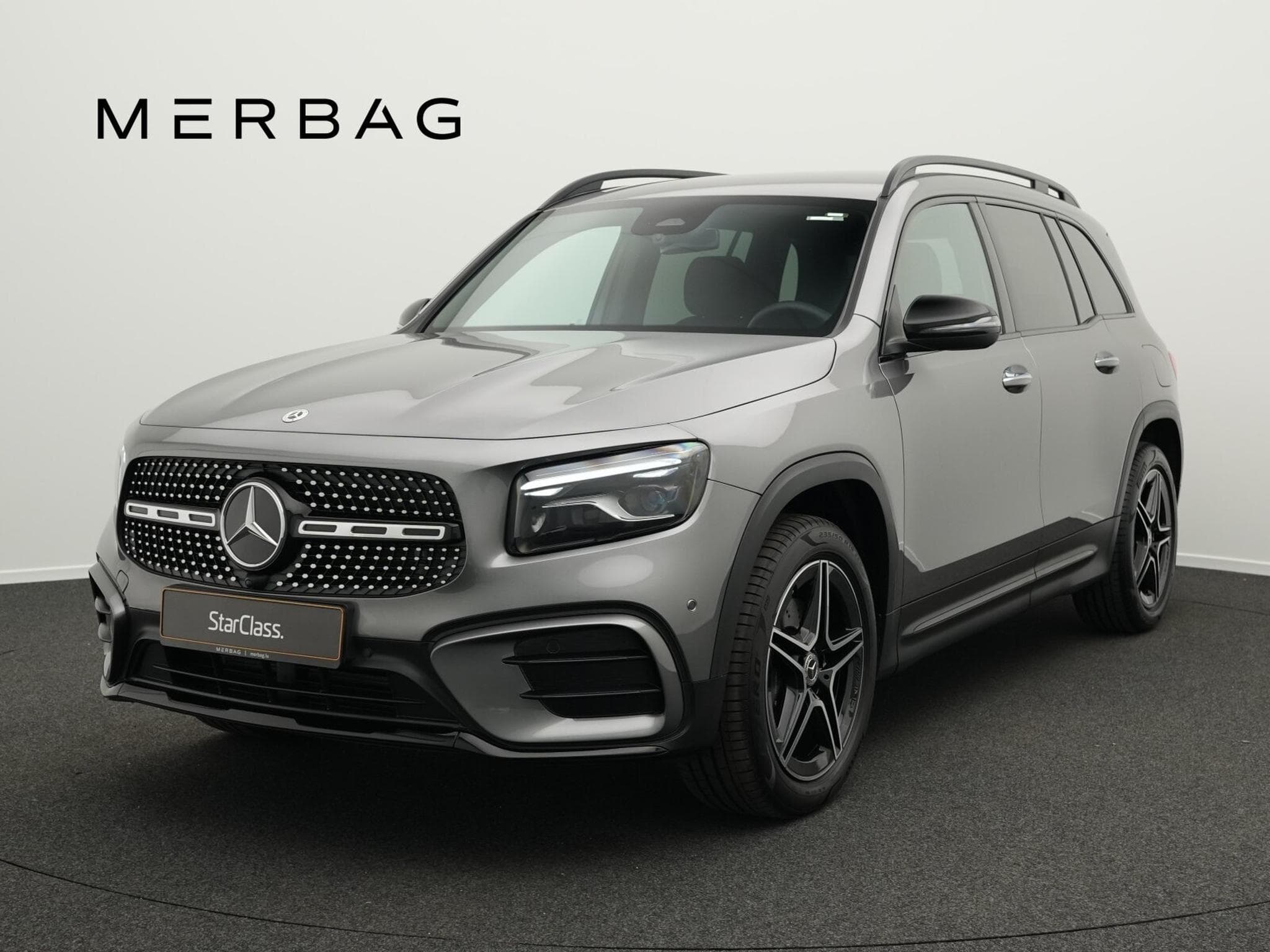 Mercedes GLB 200 d AMG-Line Multi+Kamera+Night+19"+AHK (2025) - Photo 1