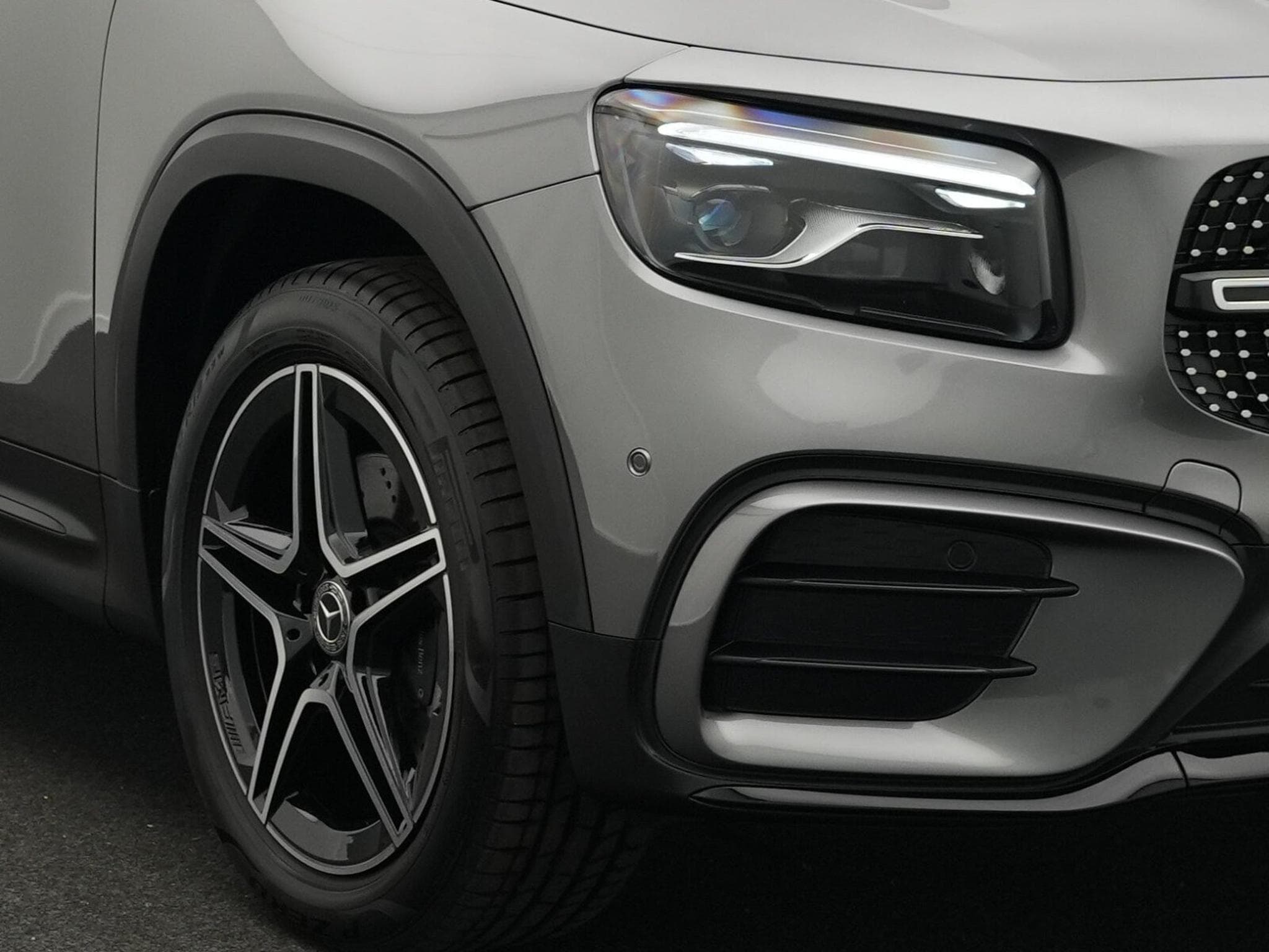 Mercedes GLB 200 d AMG-Line Multi+Kamera+Night+19"+AHK (2025) - Photo 7