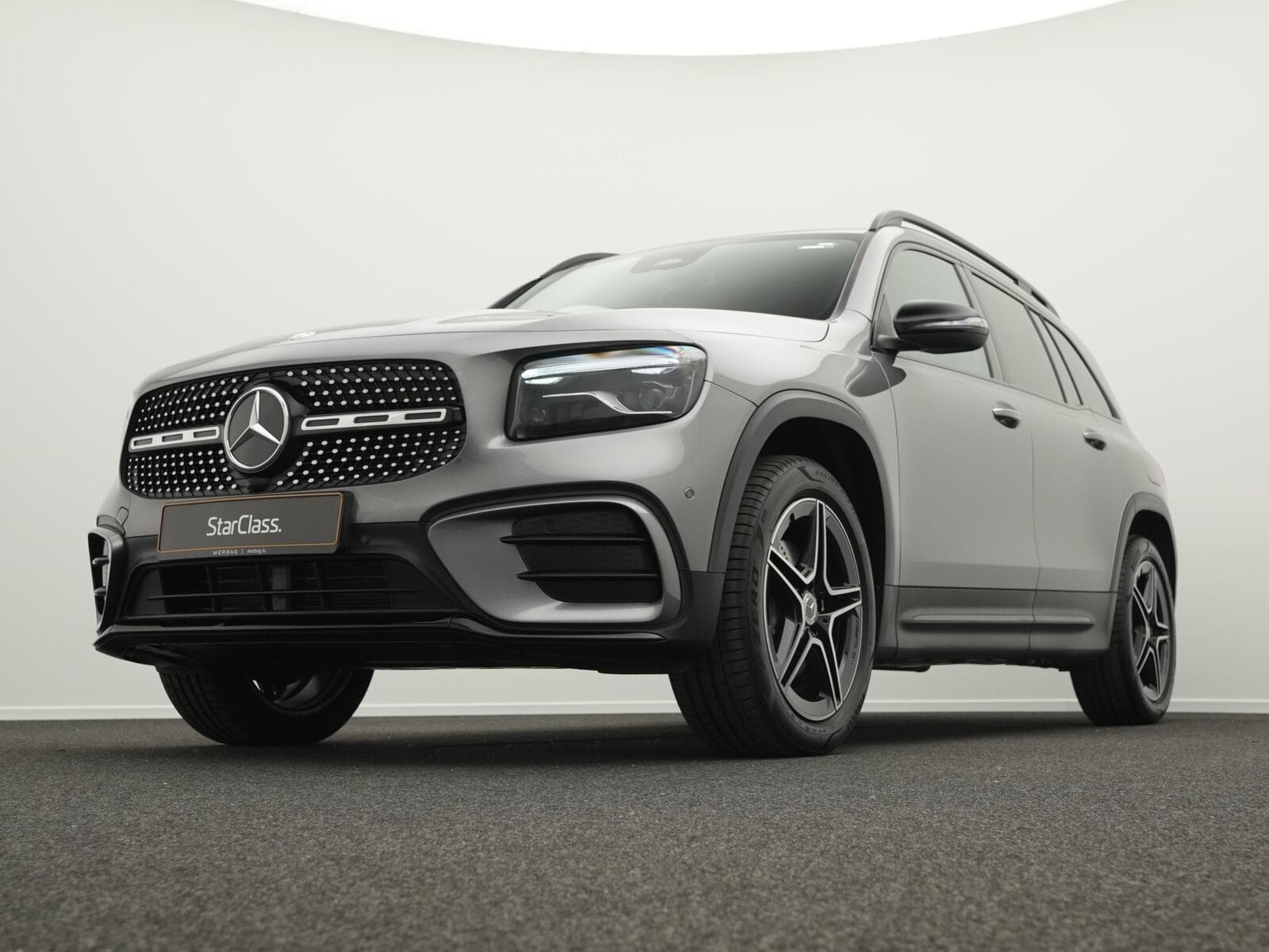 Mercedes GLB 200 d AMG-Line Multi+Kamera+Night+19"+AHK (2025) - Photo 8