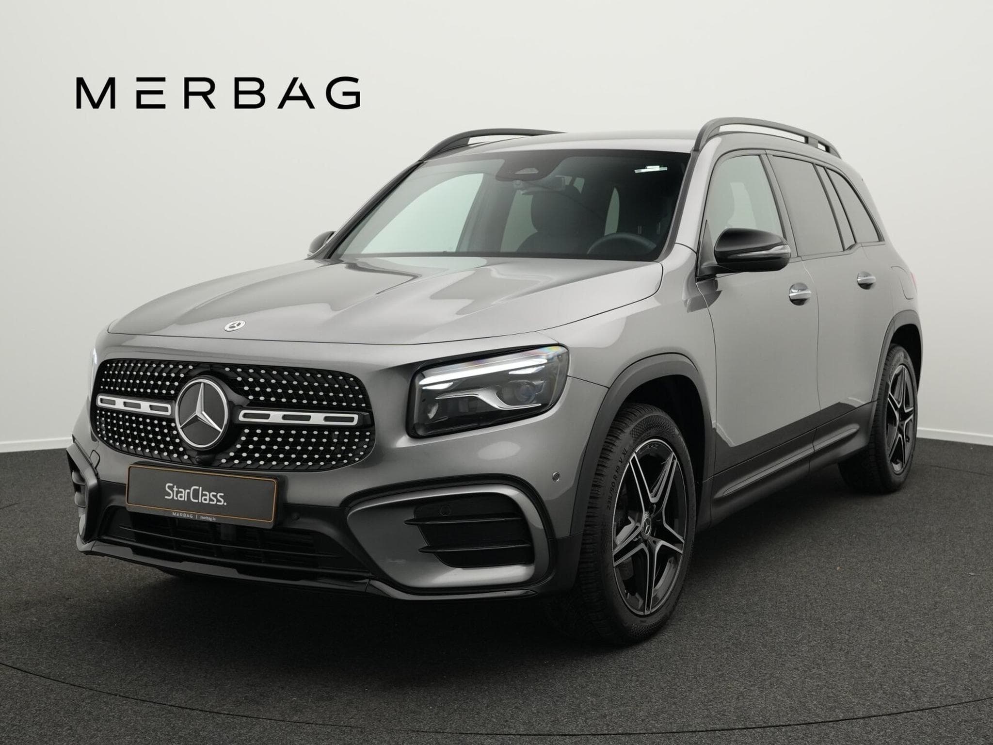 Mercedes GLB 200 d AMG-Line Multi+Kamera+Night+19"+AHK (2025) - Photo 1