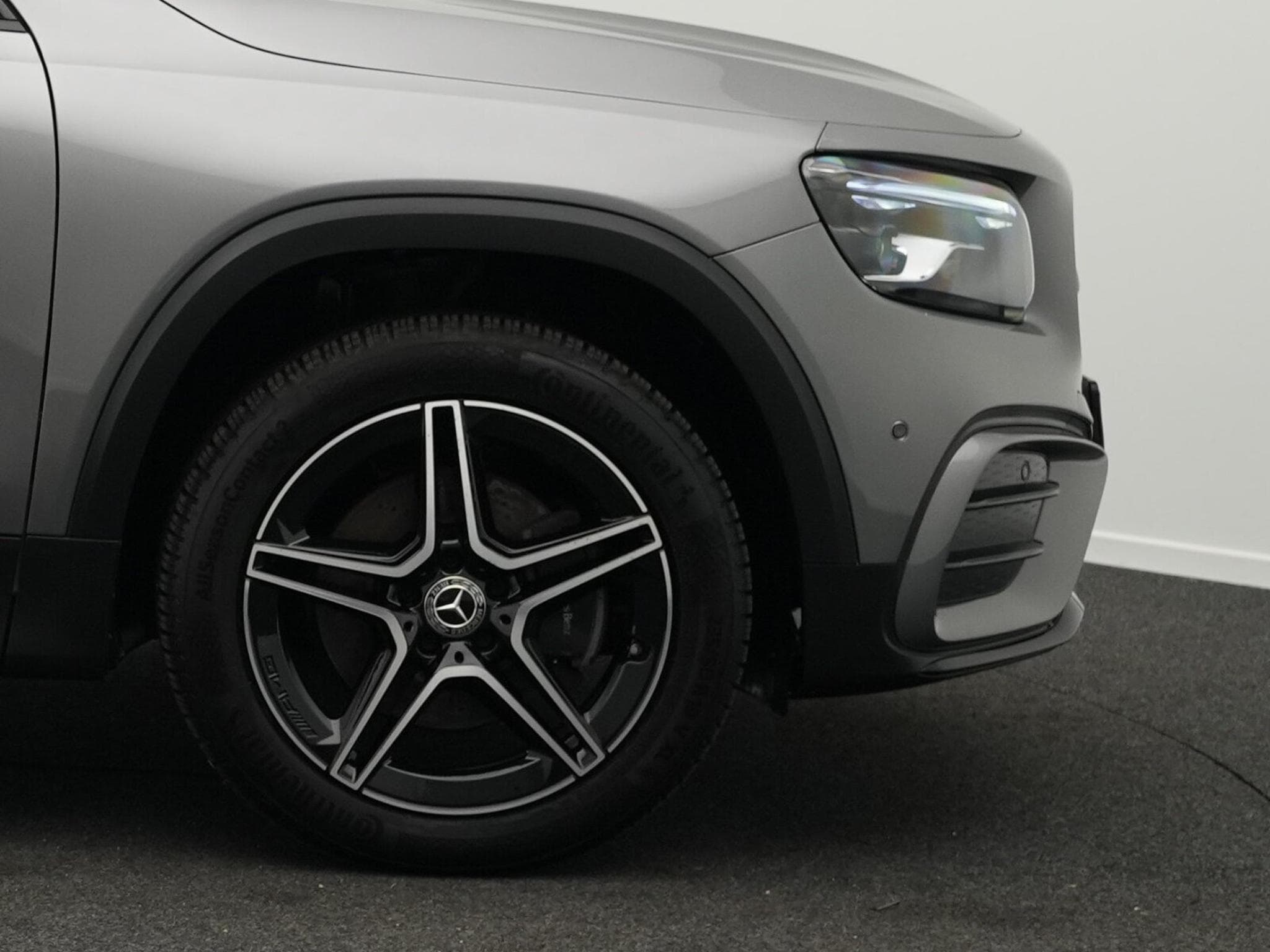 Mercedes GLB 200 d AMG-Line Multi+Kamera+Night+19"+AHK (2025) - Photo 6
