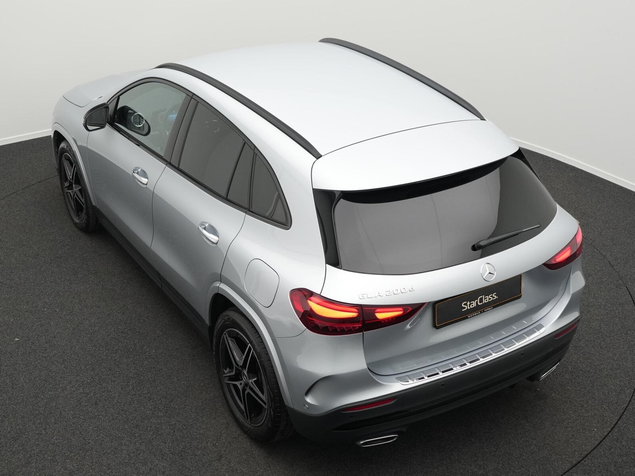 Mercedes GLA 200 d AMG-Line Multi+Kamera+Night+19"+AHK (2025) - Photo 11