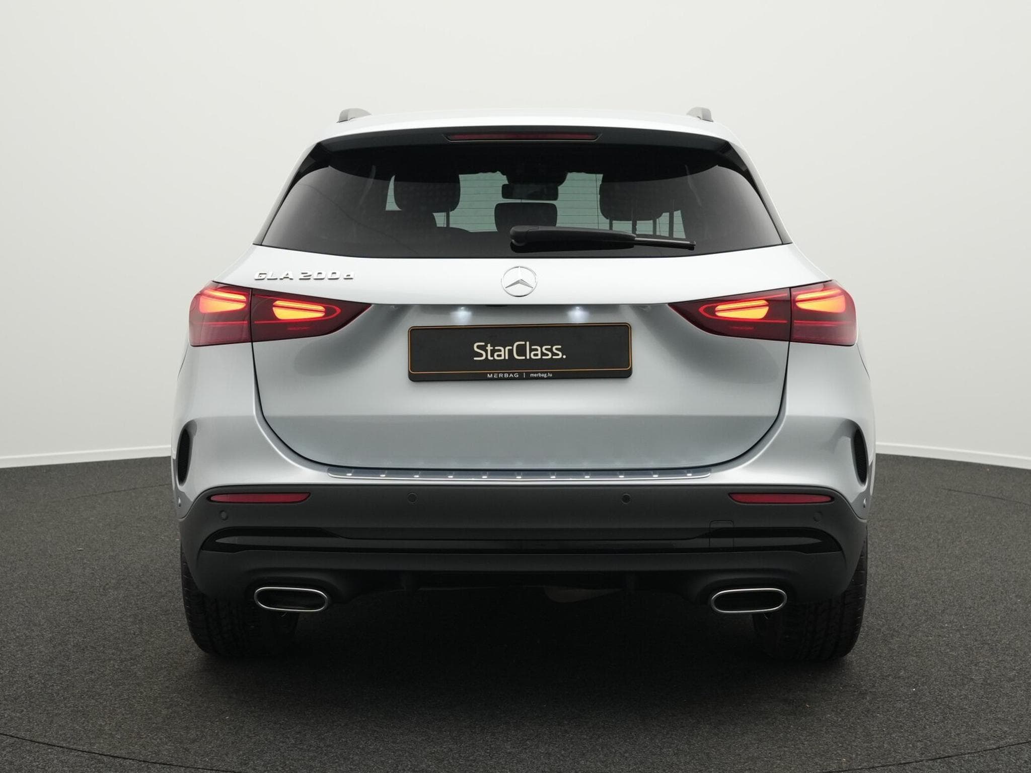 Mercedes GLA 200 d AMG-Line Multi+Kamera+Night+19"+AHK (2025) - Photo 4