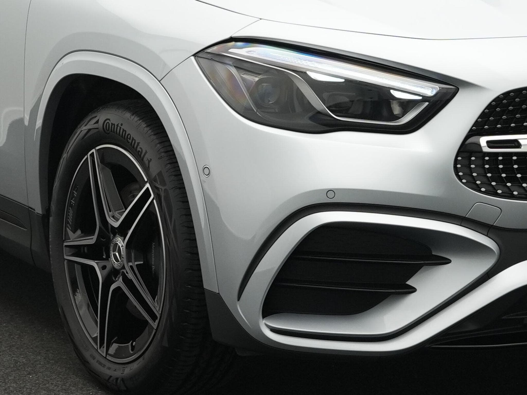 Mercedes GLA 200 d AMG-Line Multi+Kamera+Night+19"+AHK (2025) - Photo 7