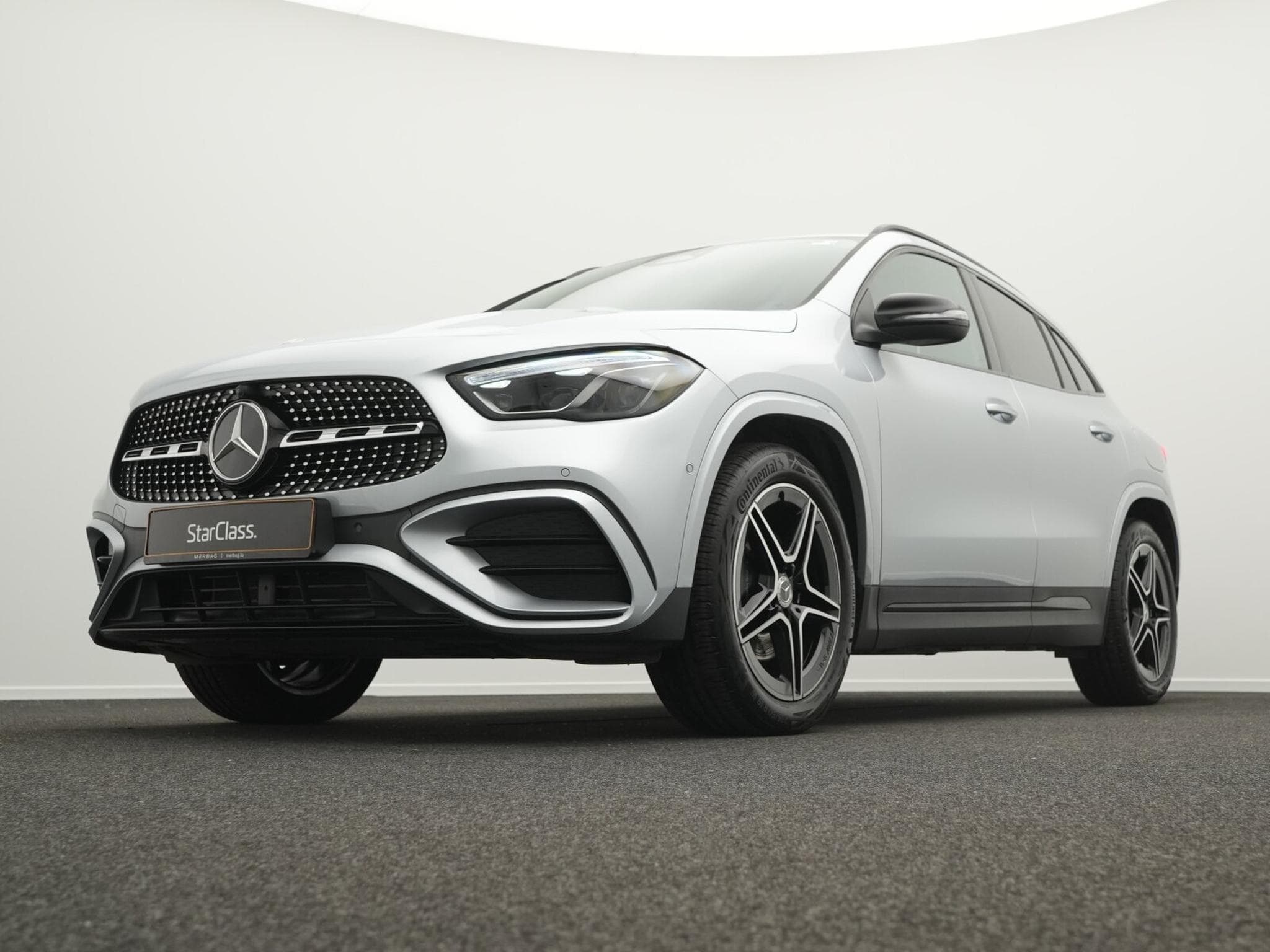 Mercedes GLA 200 d AMG-Line Multi+Kamera+Night+19"+AHK (2025) - Photo 8