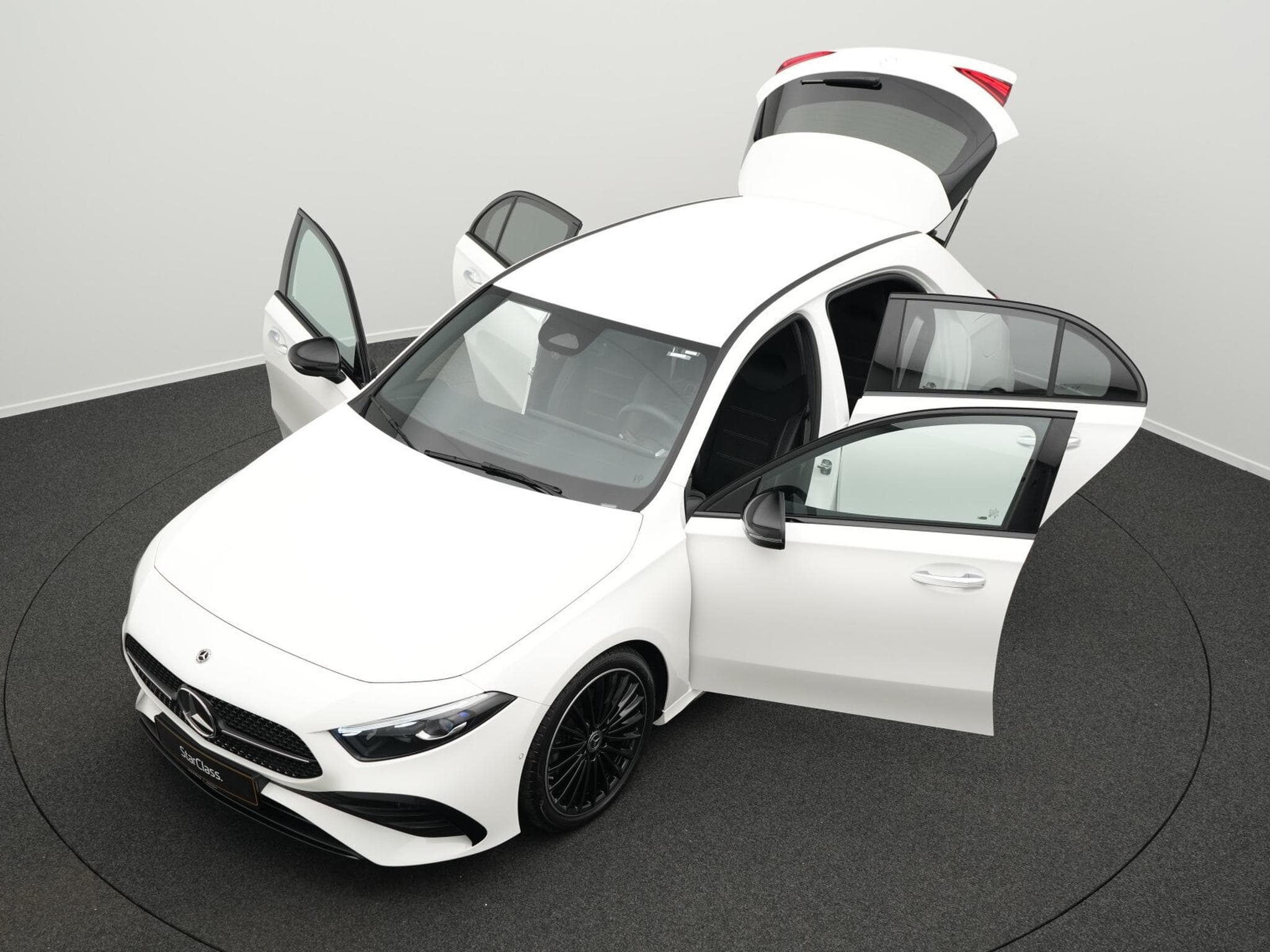 Mercedes A 200 d AMG-Line Multi+Kamera+Night+19"+AHK (2025) - Photo 12