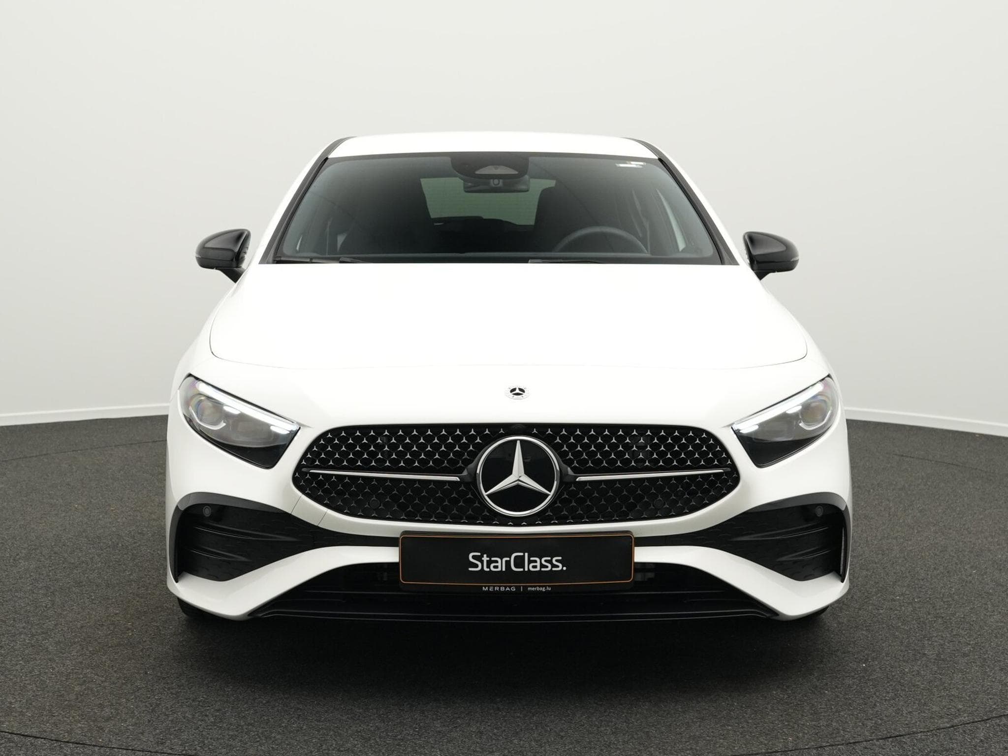 Mercedes A 200 d AMG-Line Multi+Kamera+Night+19"+AHK (2025) - Photo 2