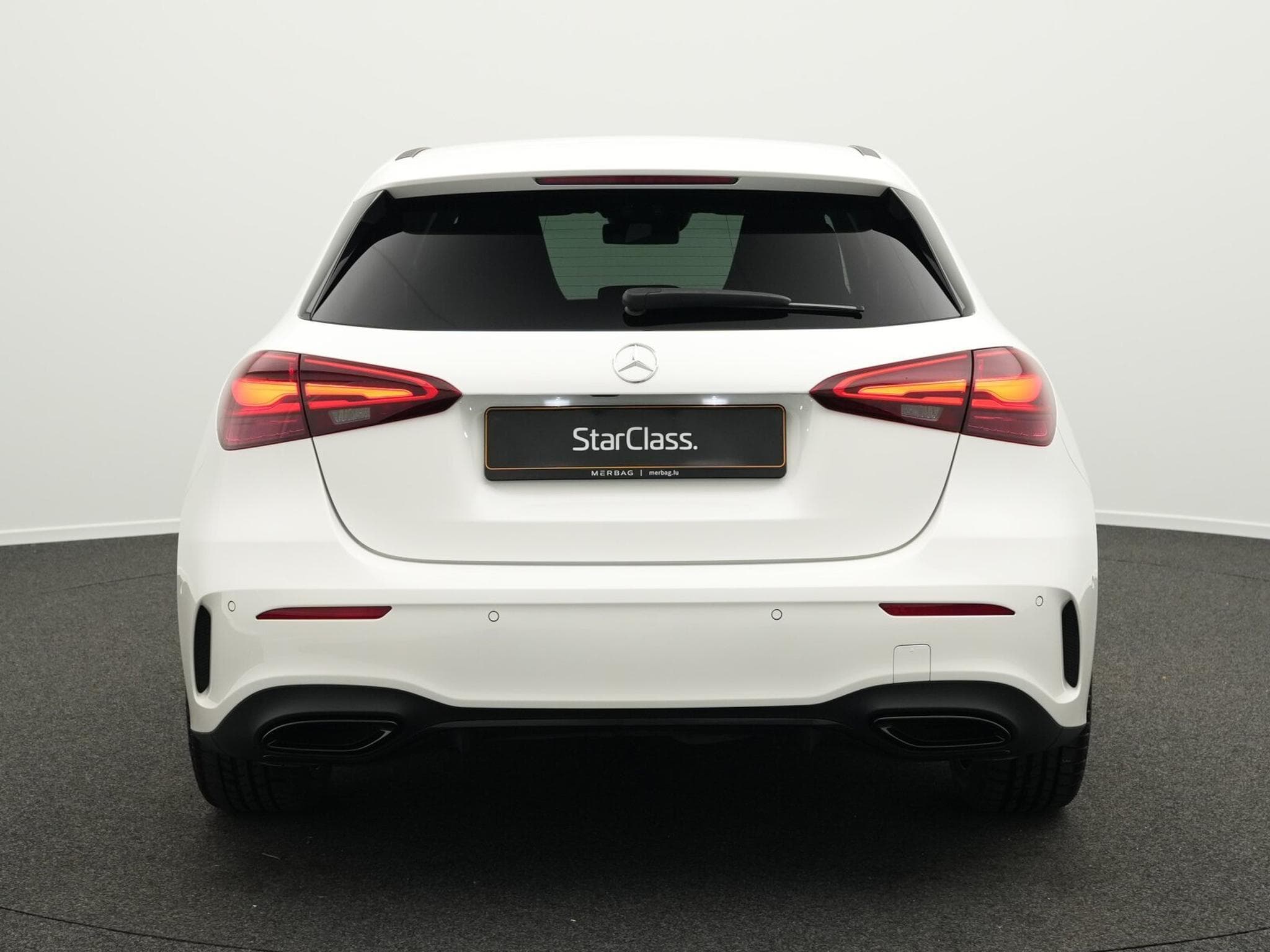 Mercedes A 200 d AMG-Line Multi+Kamera+Night+19"+AHK (2025) - Photo 4