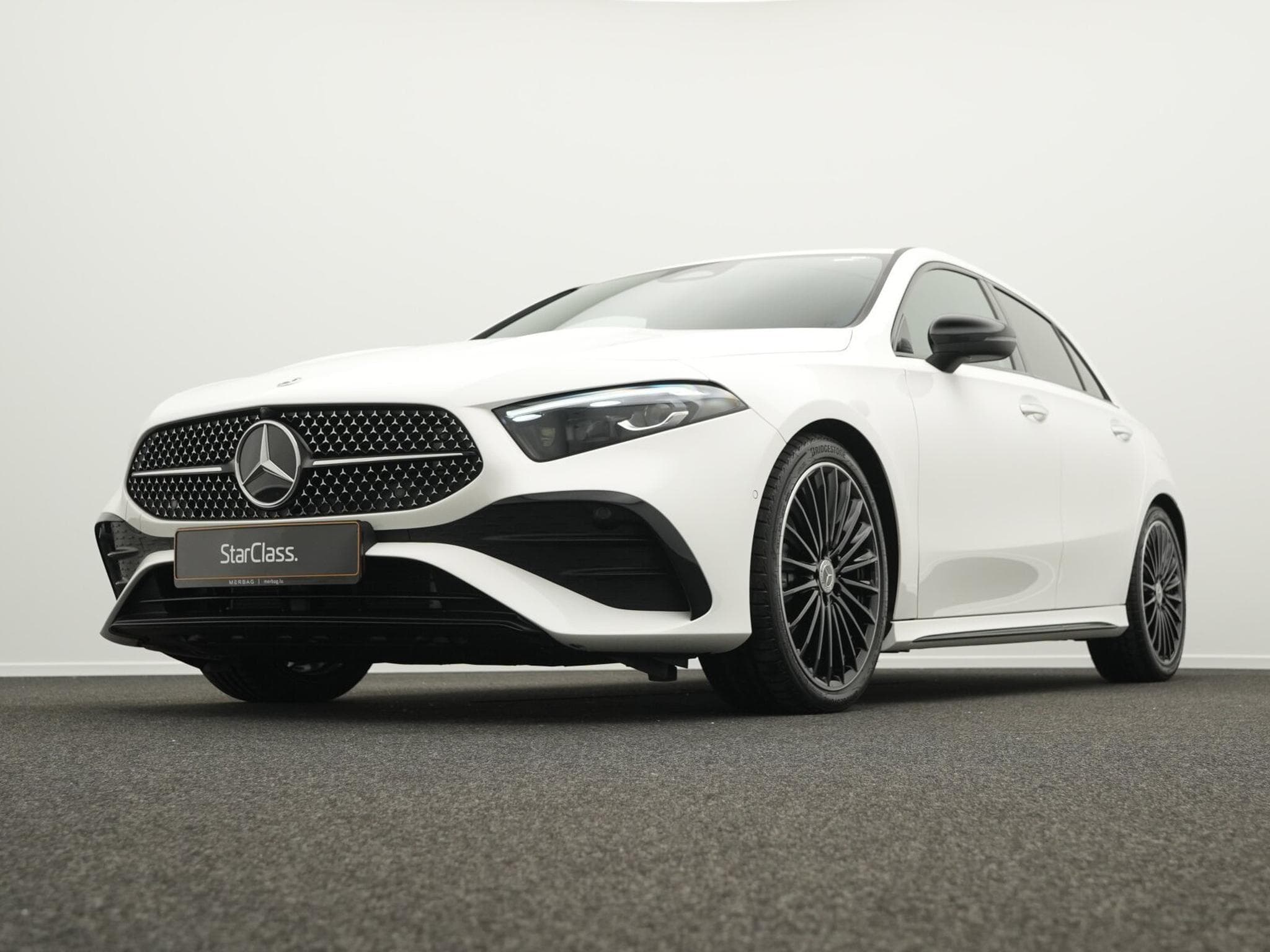 Mercedes A 200 d AMG-Line Multi+Kamera+Night+19"+AHK (2025) - Photo 8