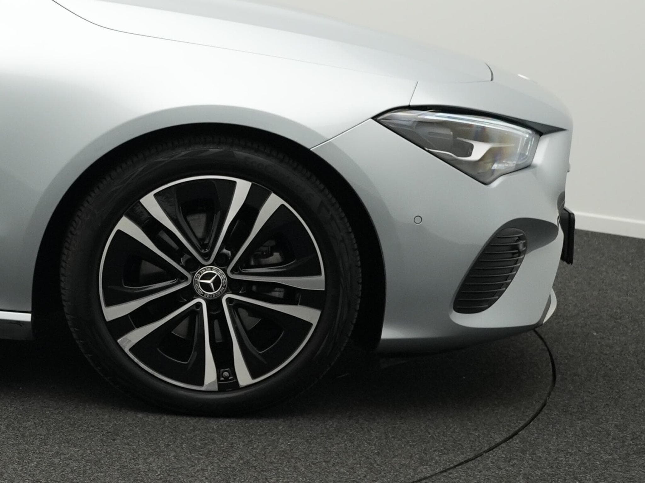 Mercedes CLA 180 d Cpe Progressive LED+Kamera+18"+Keyless (2025) - Photo 6