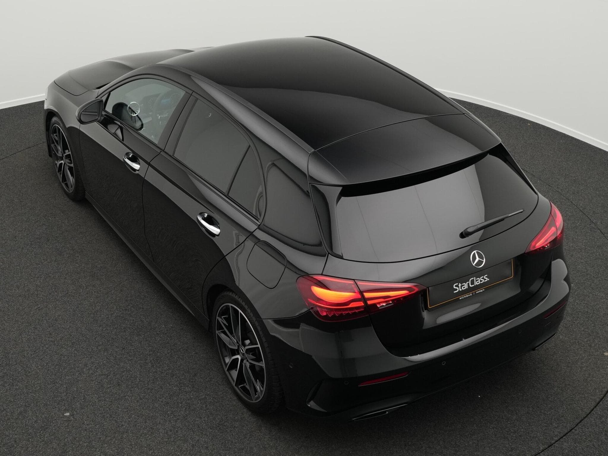 Mercedes A 200 d AMG-Line Multi+Kamera+Night+19" (2025) - Photo 11