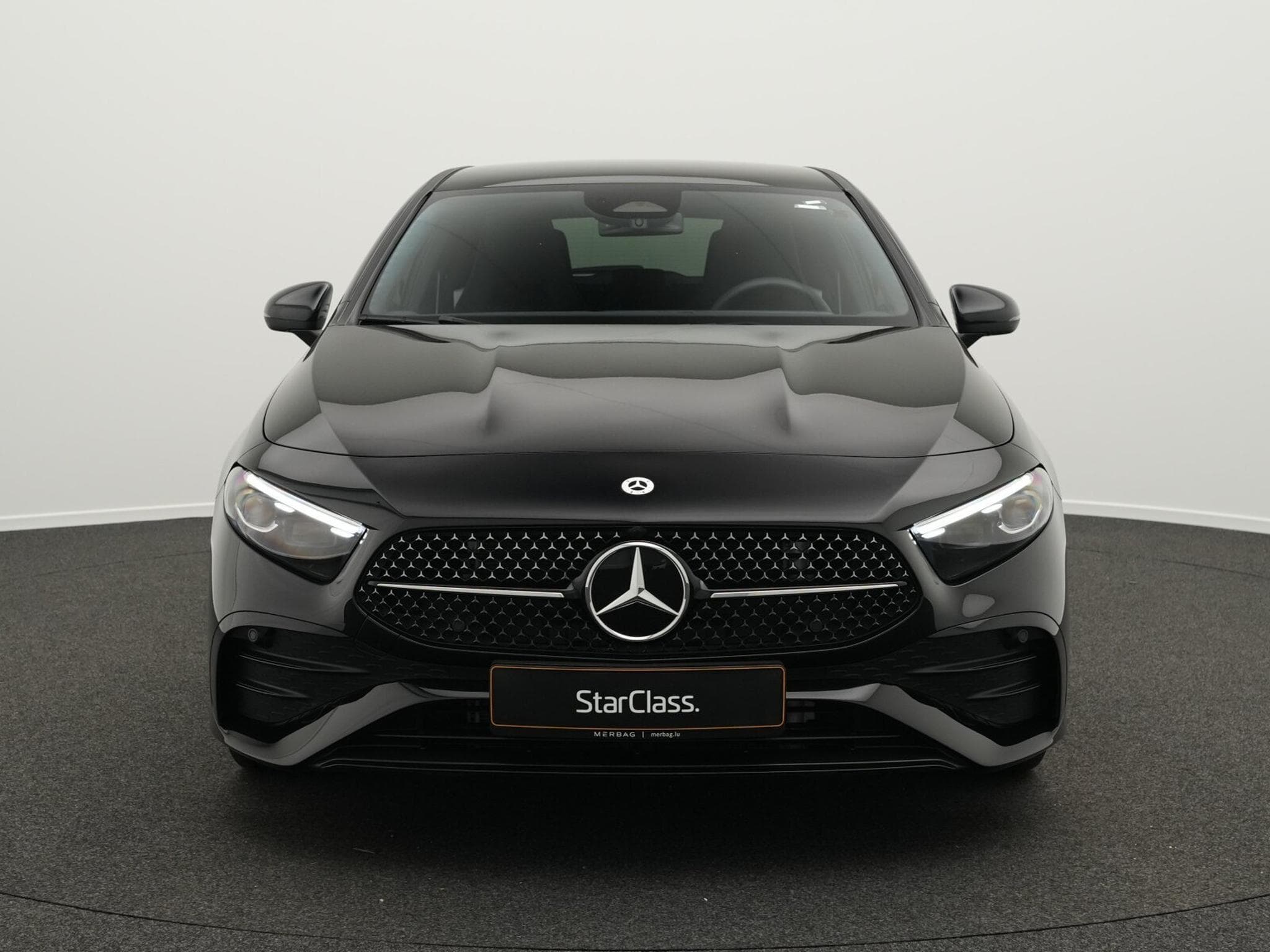 Mercedes A 200 d AMG-Line Multi+Kamera+Night+19" (2025) - Photo 2