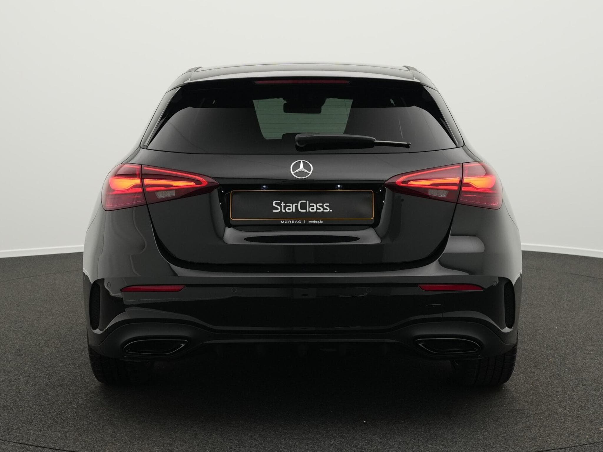 Mercedes A 200 d AMG-Line Multi+Kamera+Night+19" (2025) - Photo 4